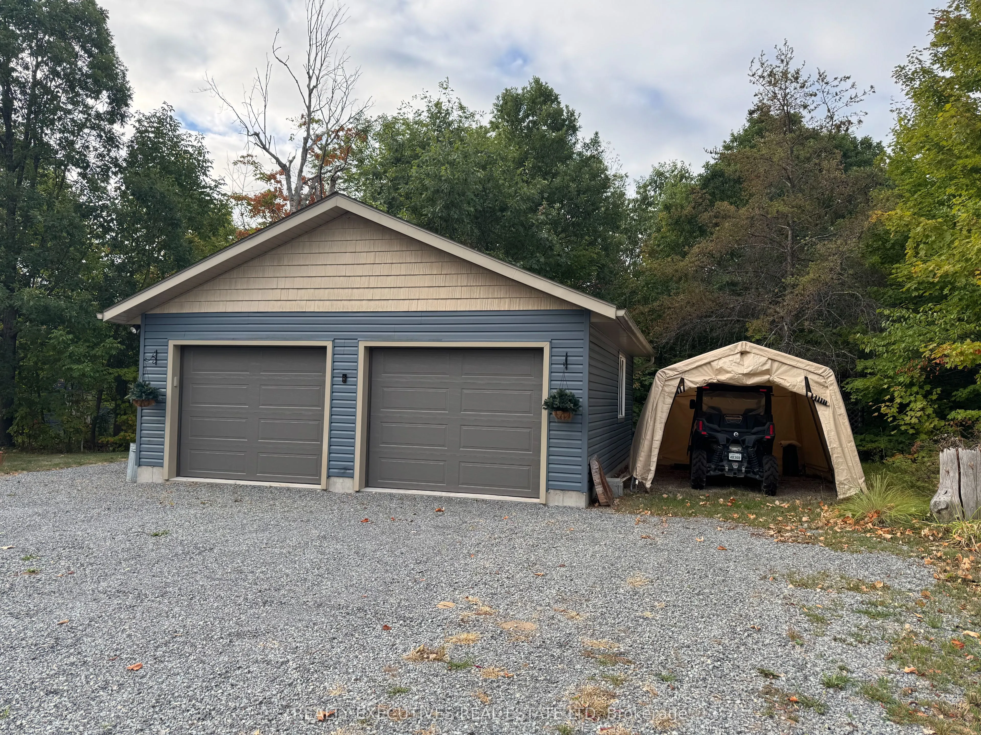 836 Narrow Locks Road NW
