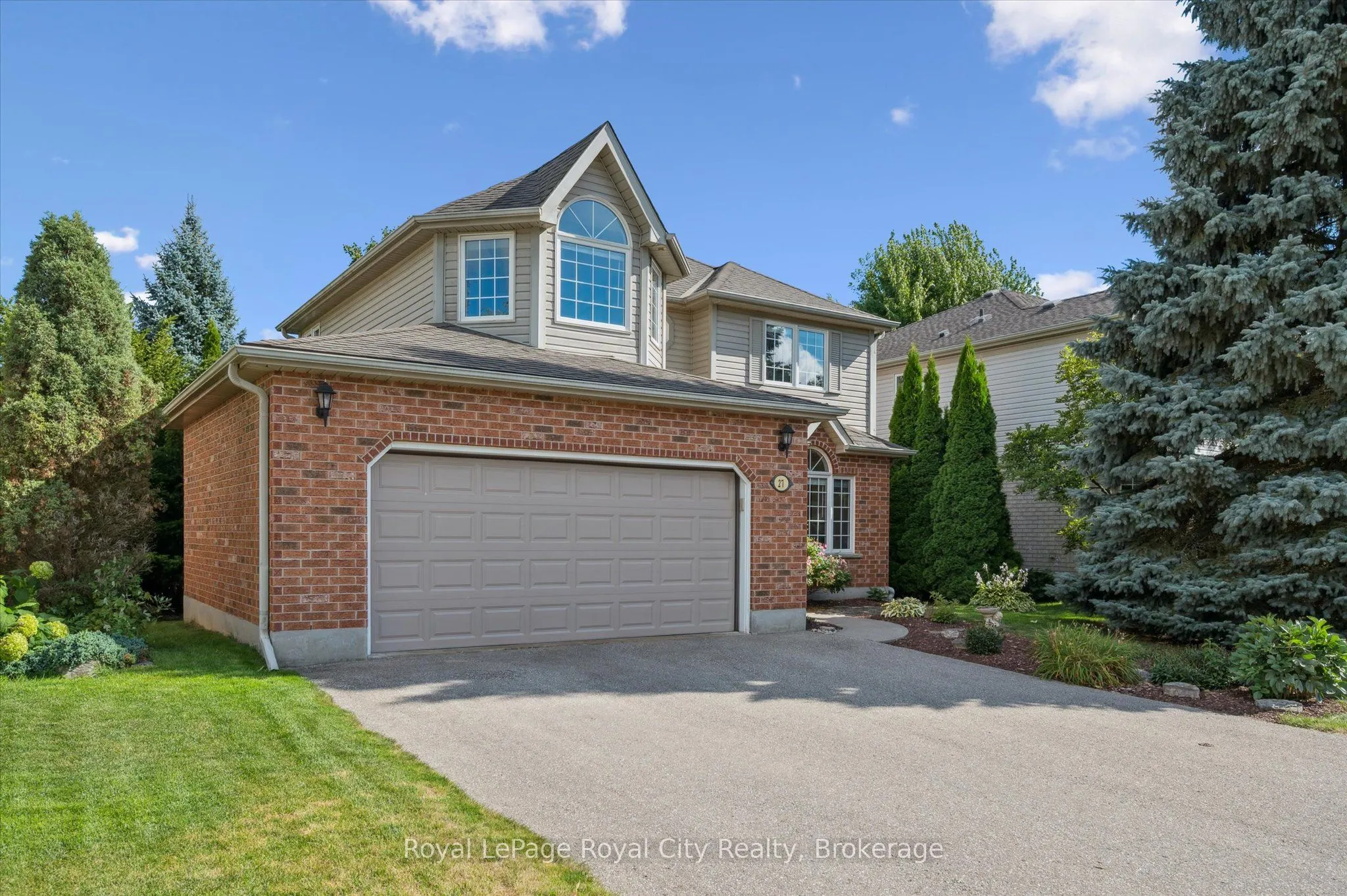 27 Oakridge Crescent