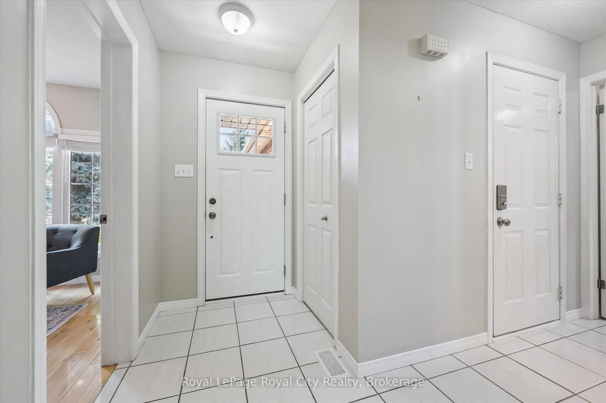 27 Oakridge Crescent