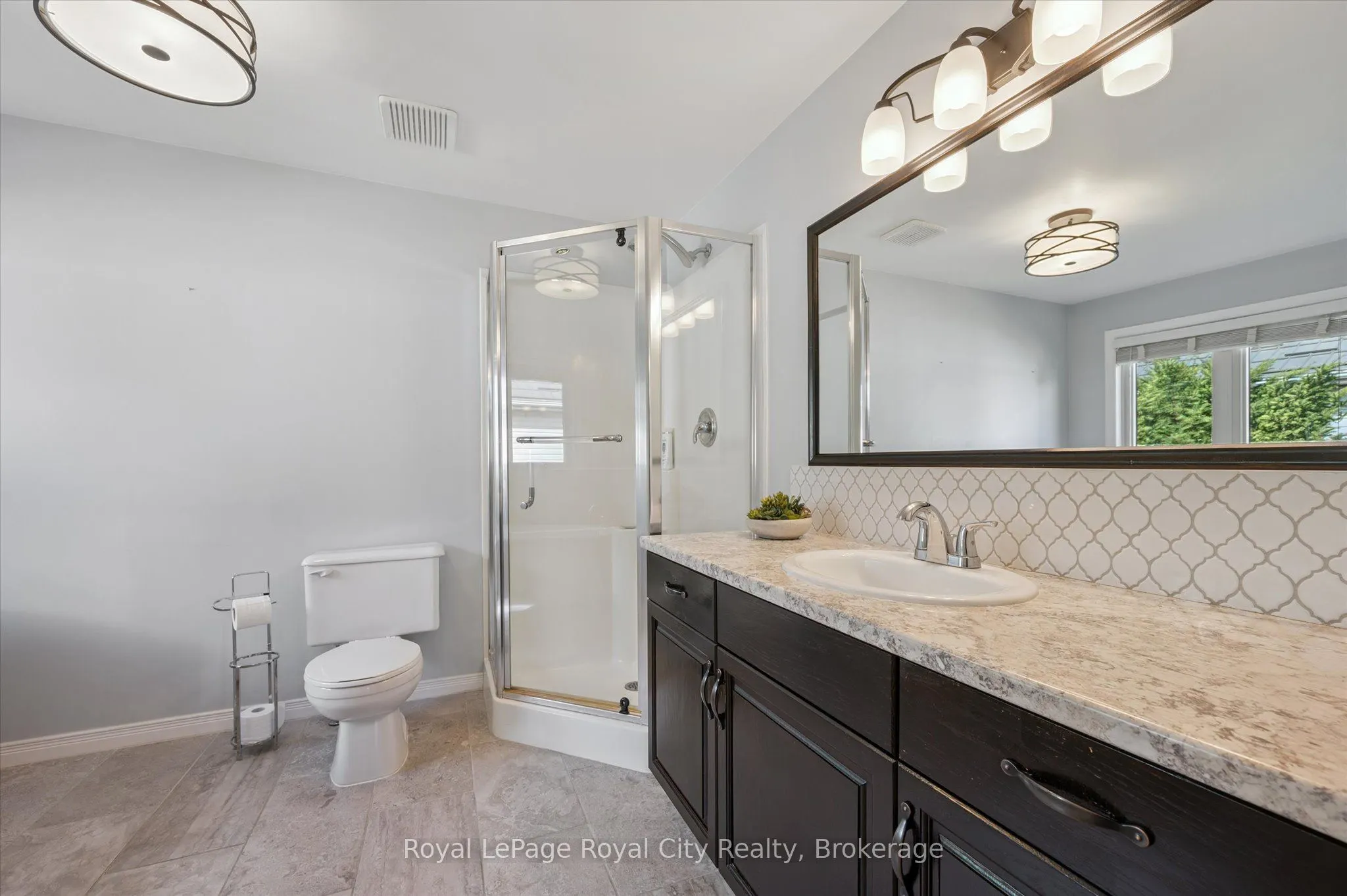 27 Oakridge Crescent