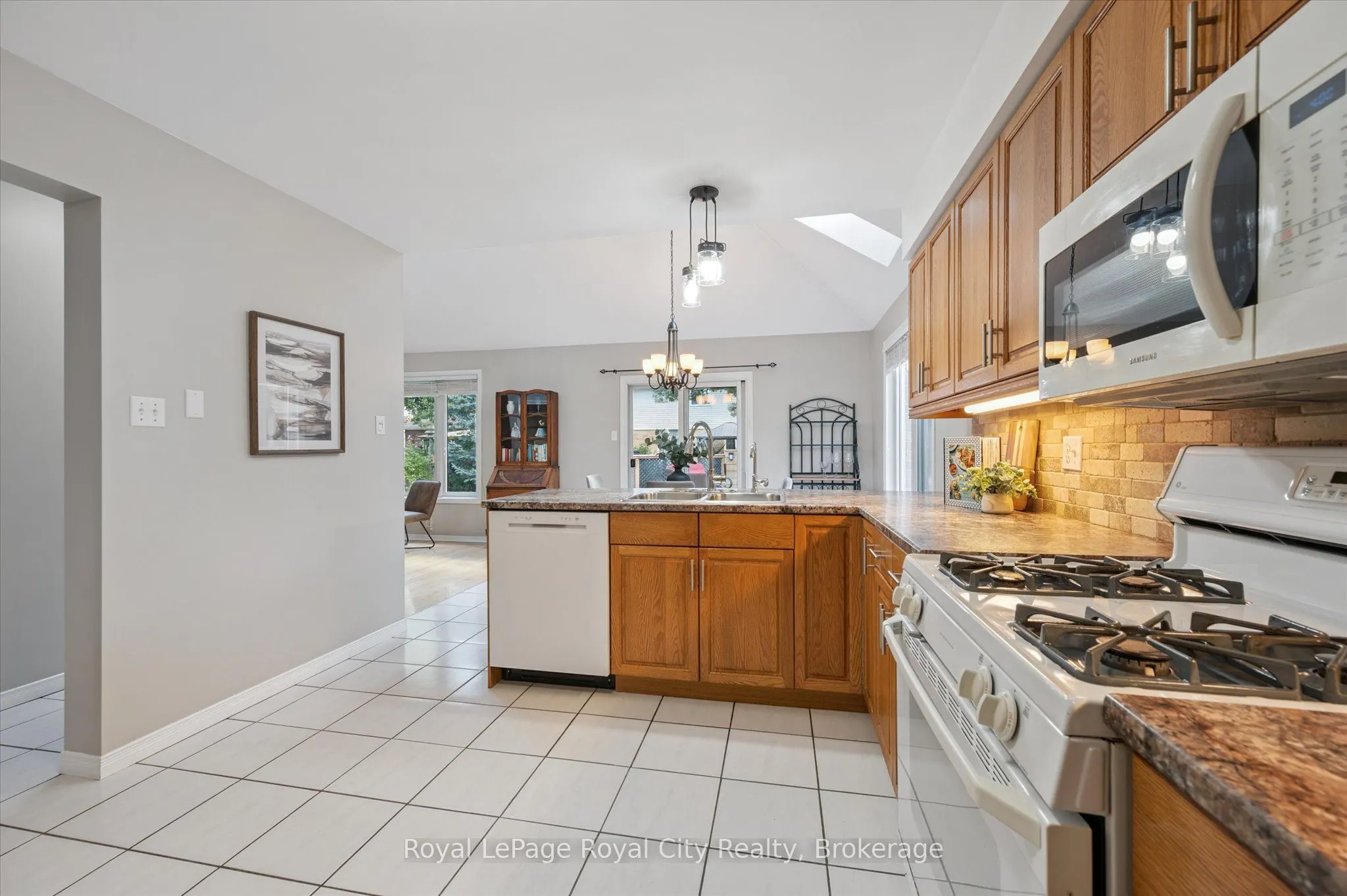 27 Oakridge Crescent