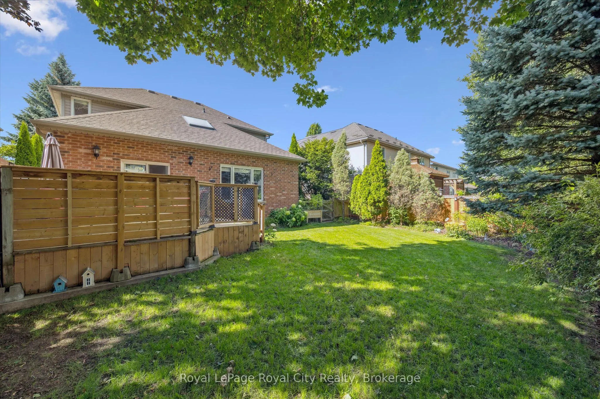 27 Oakridge Crescent