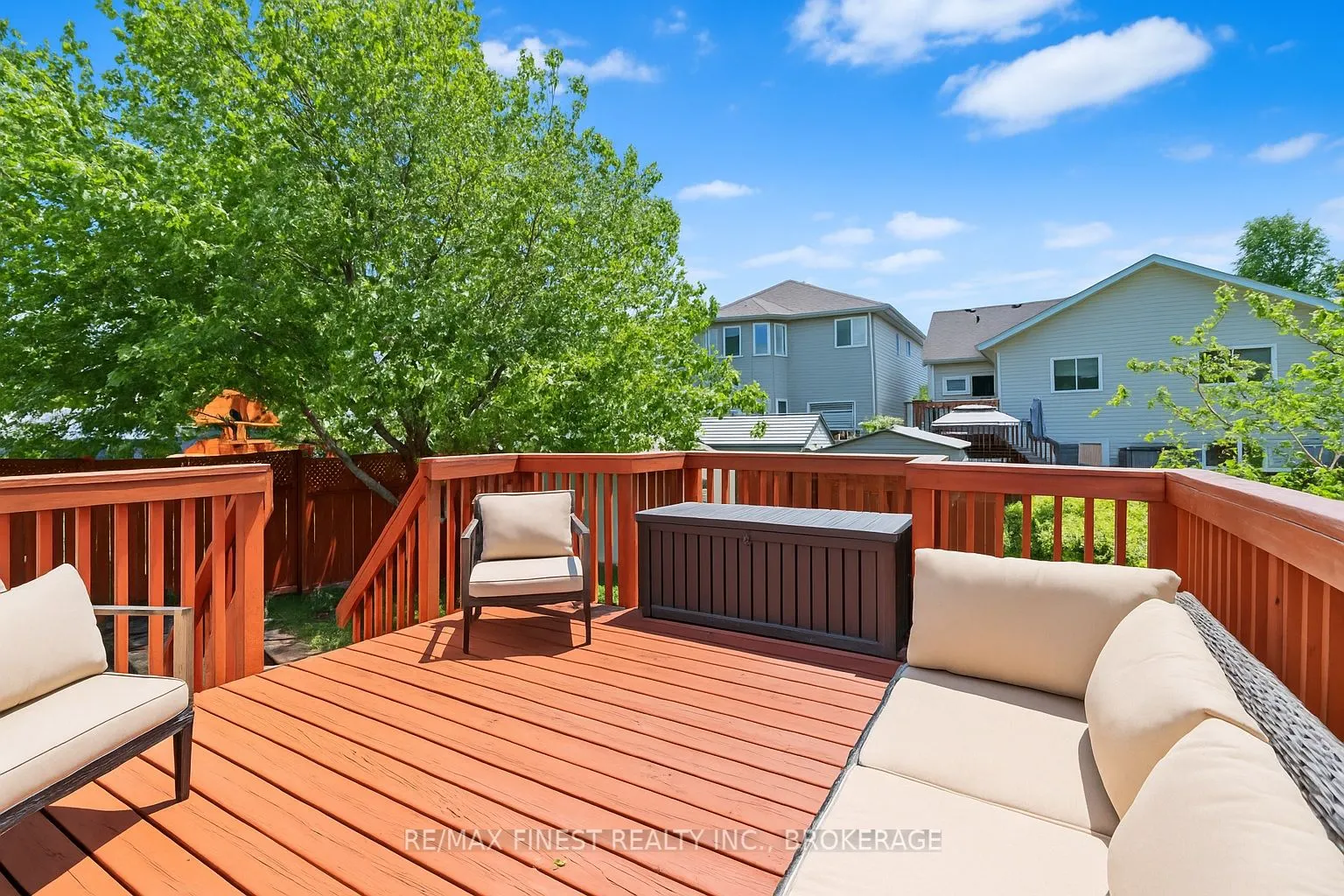 981 Rainbow Crescent