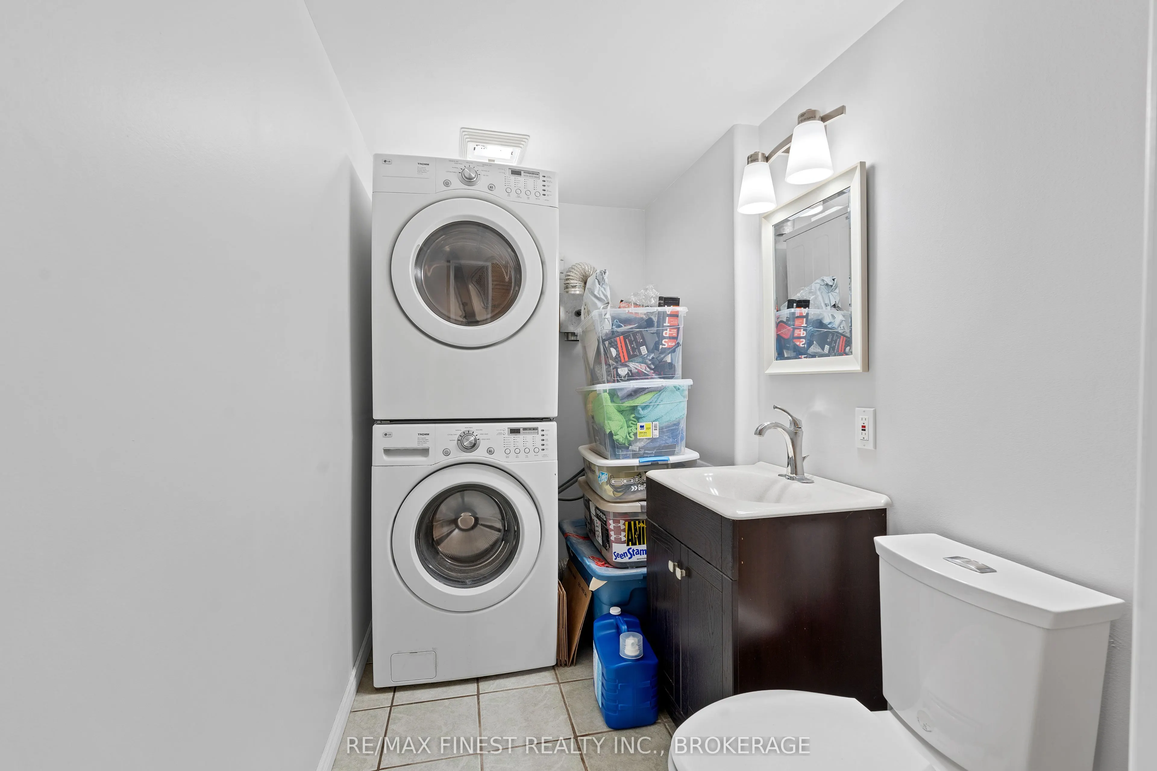 981 Rainbow Crescent