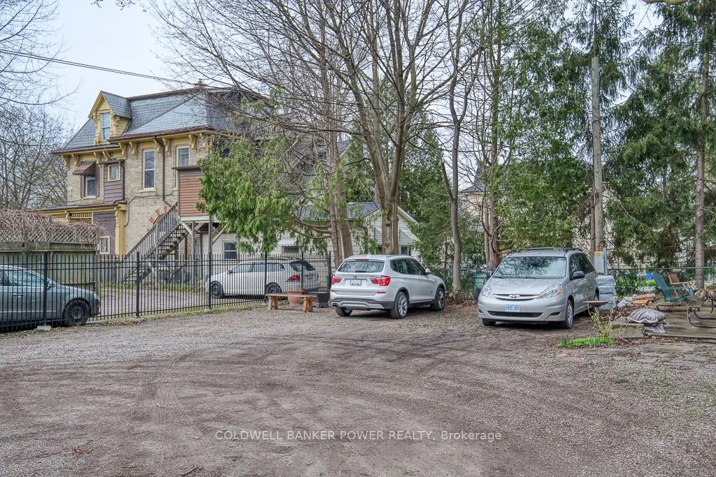 482 Princess Avenue