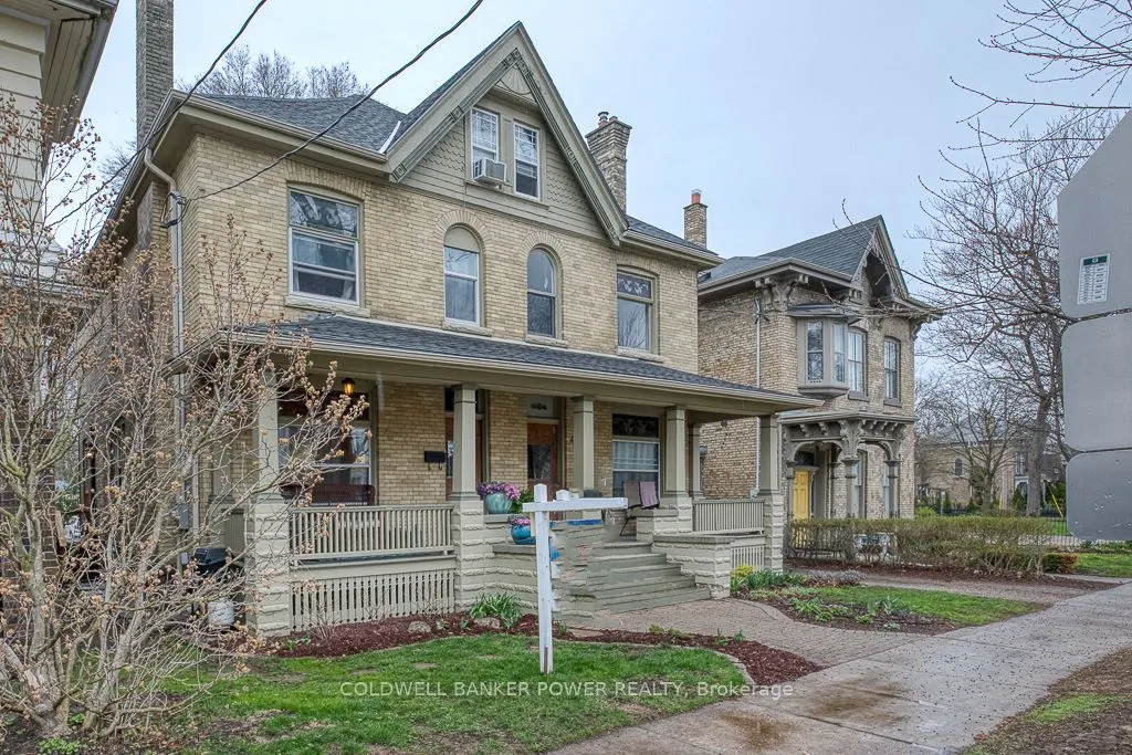 482 Princess Avenue