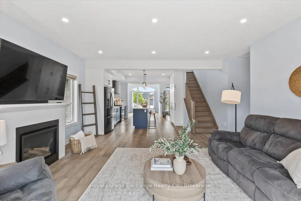383 Northport Drive