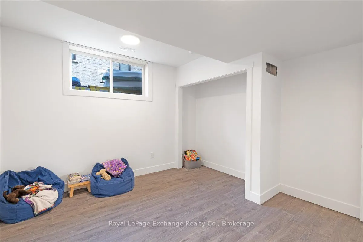 383 Northport Drive