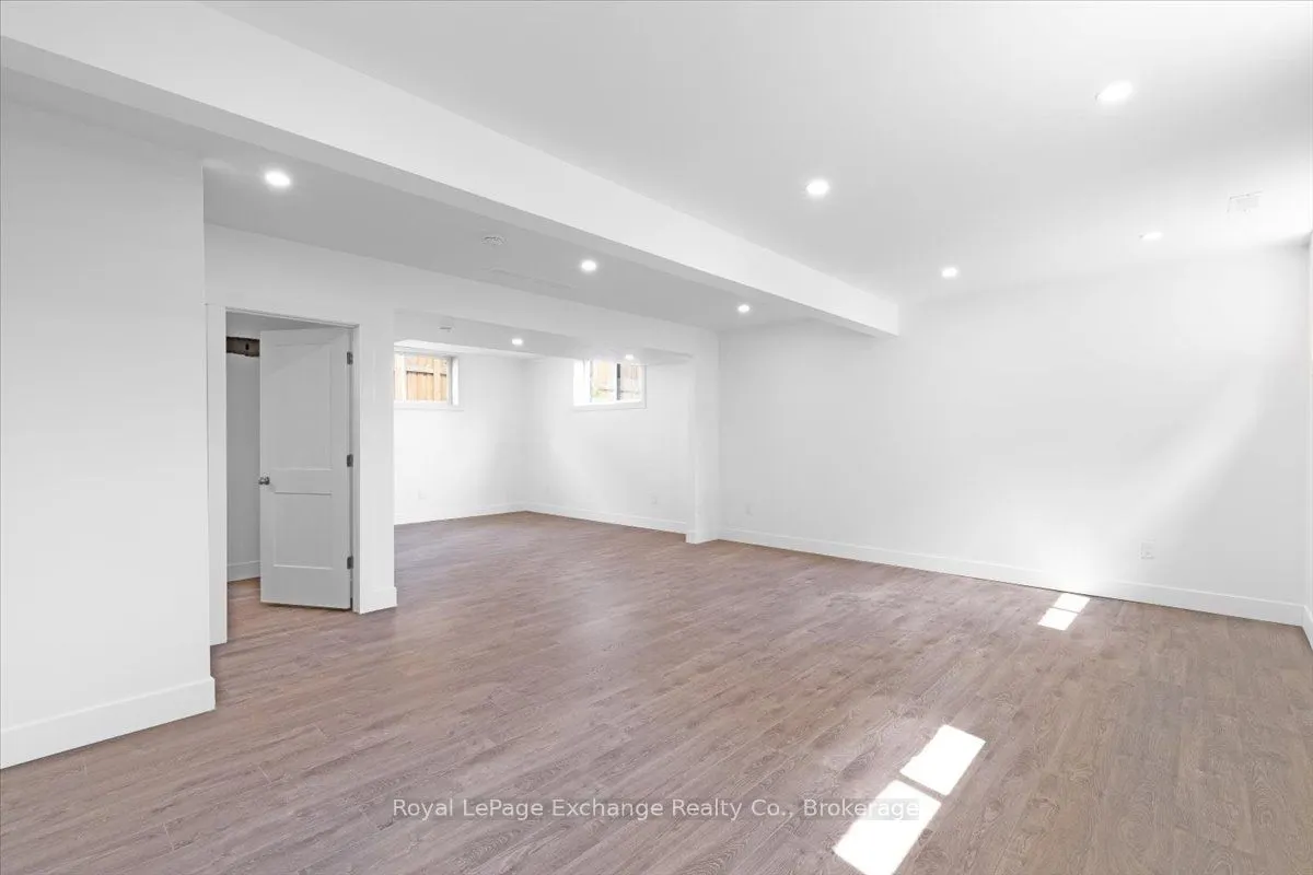383 Northport Drive