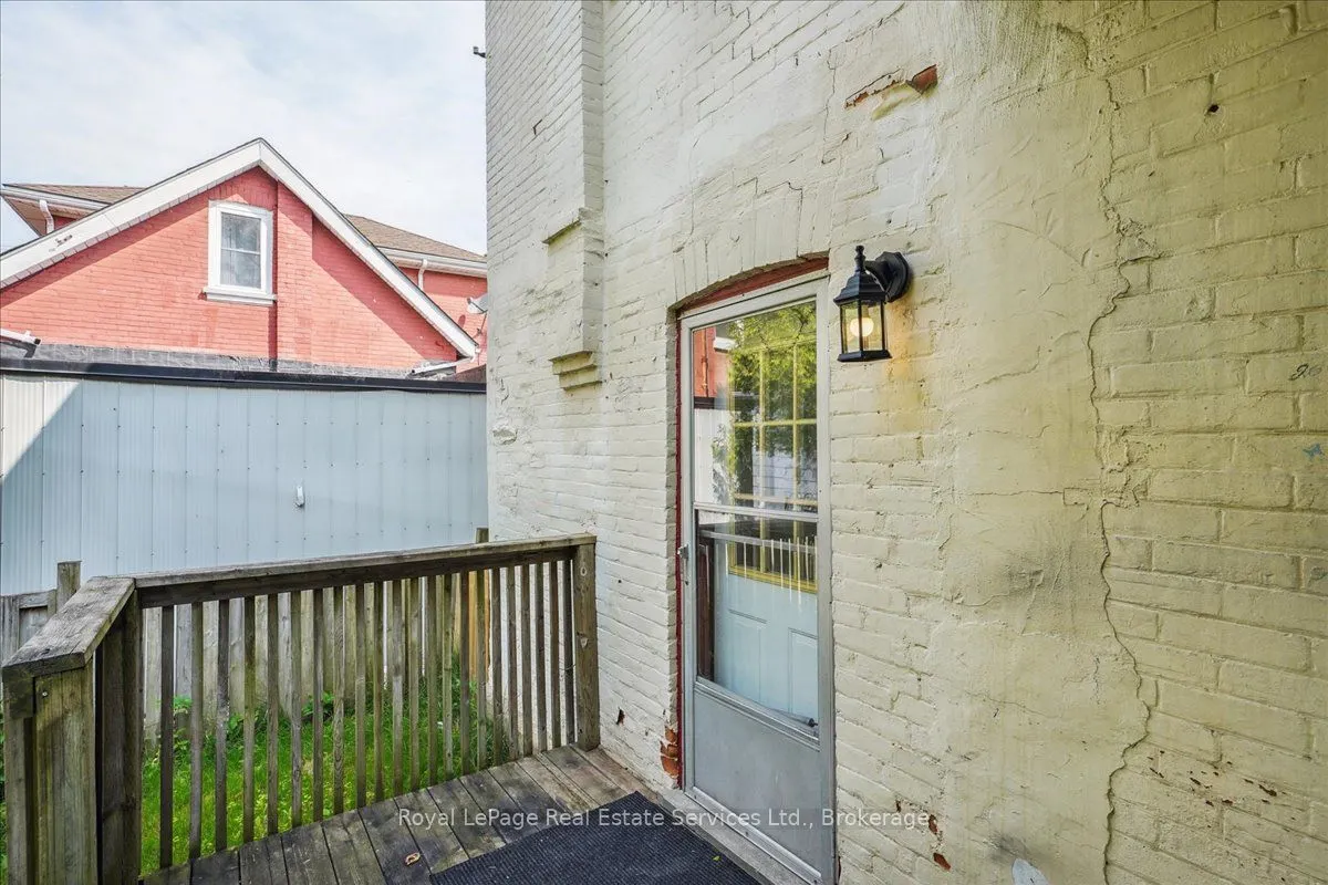 33 Rose Avenue