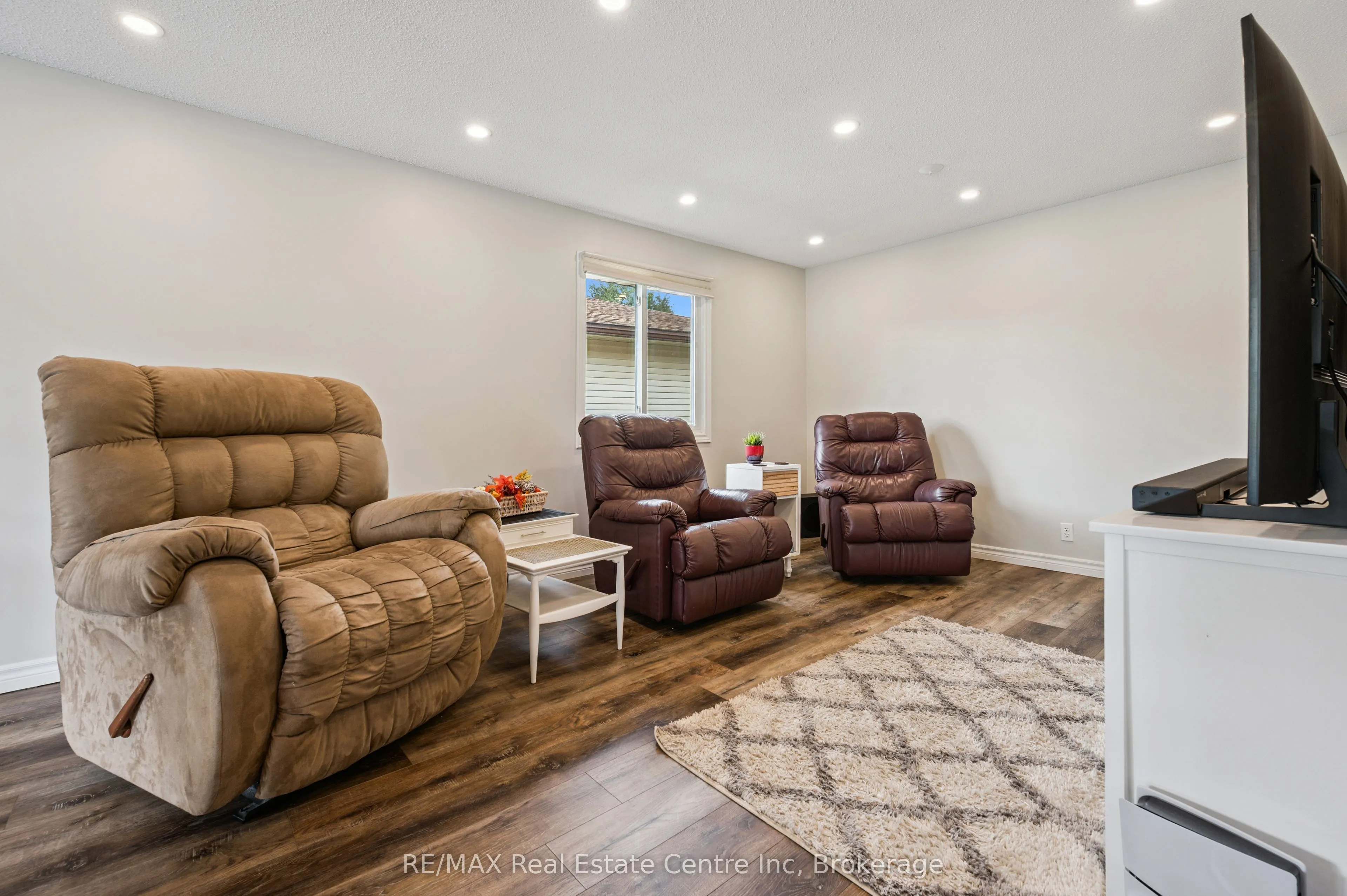 7 Eastview Drive