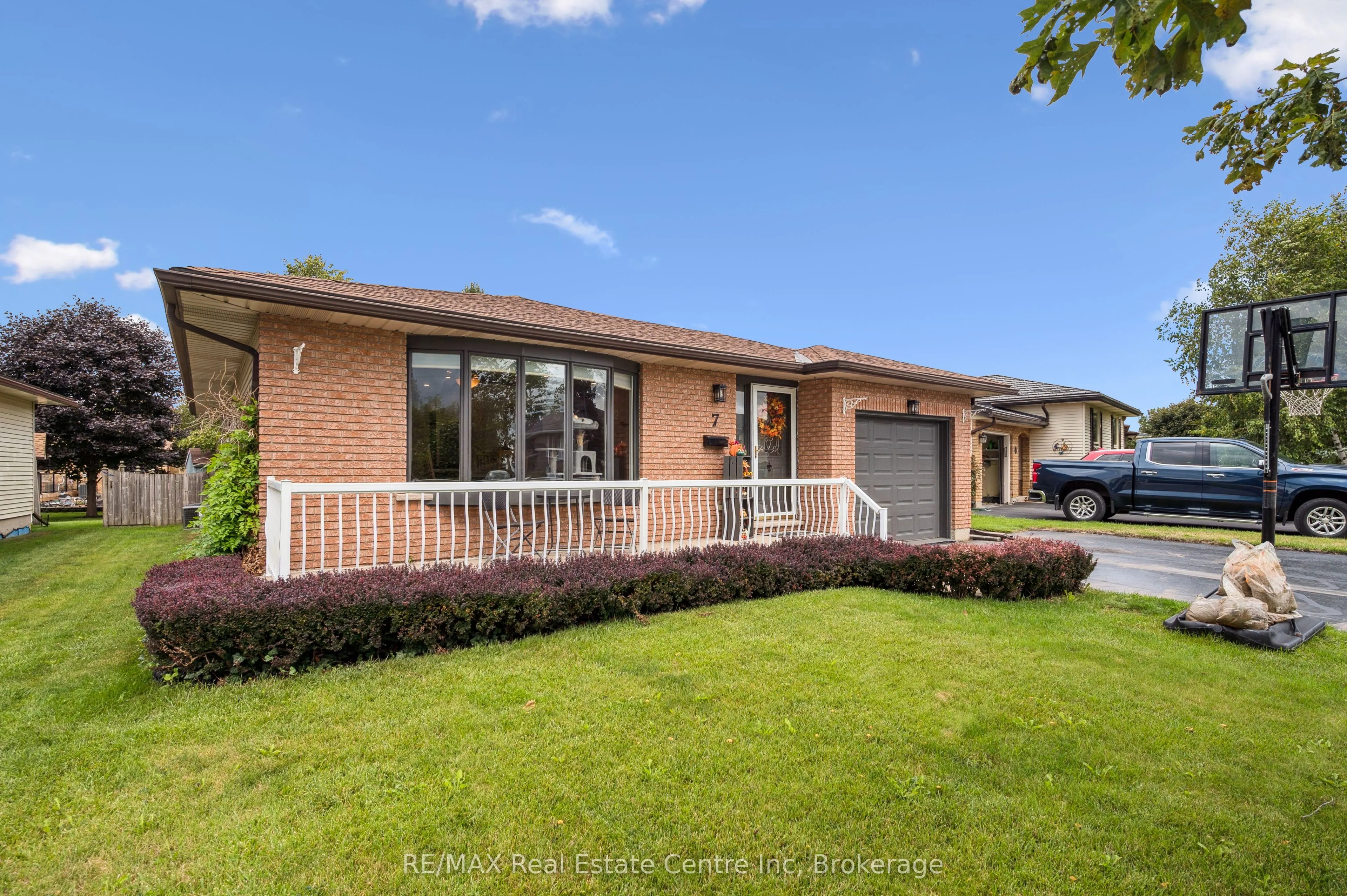 7 Eastview Drive
