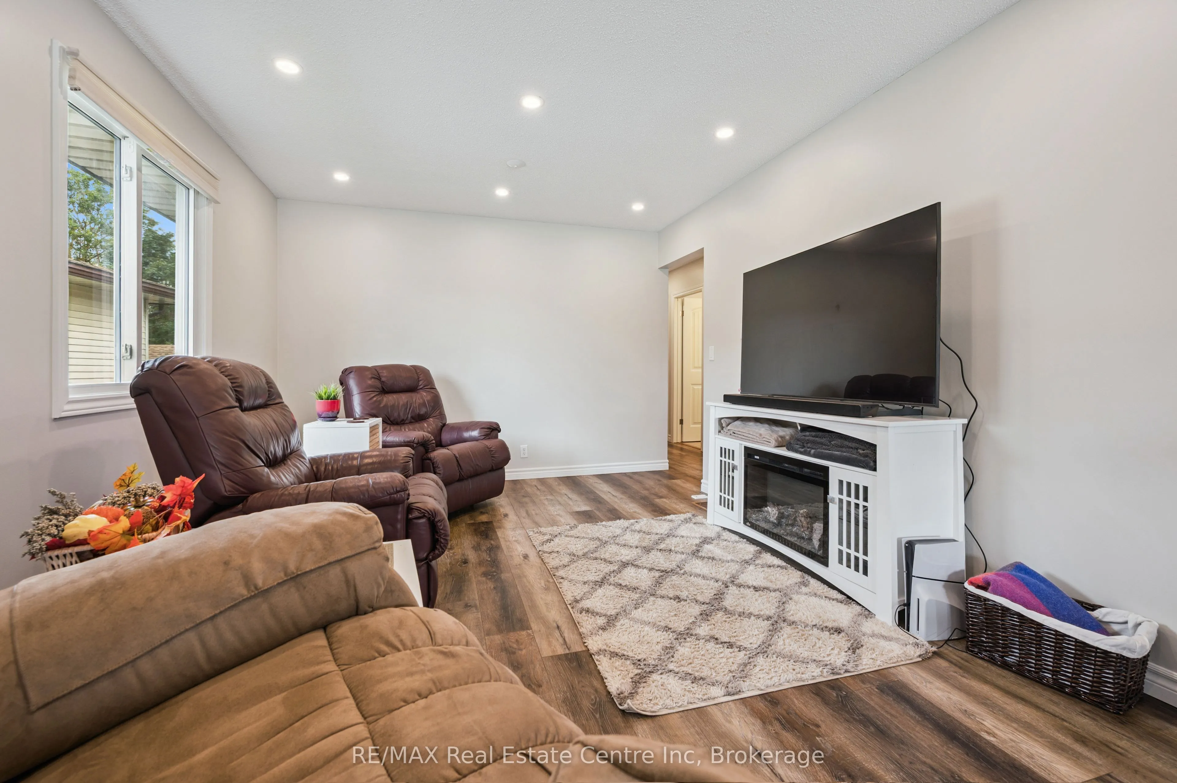 7 Eastview Drive