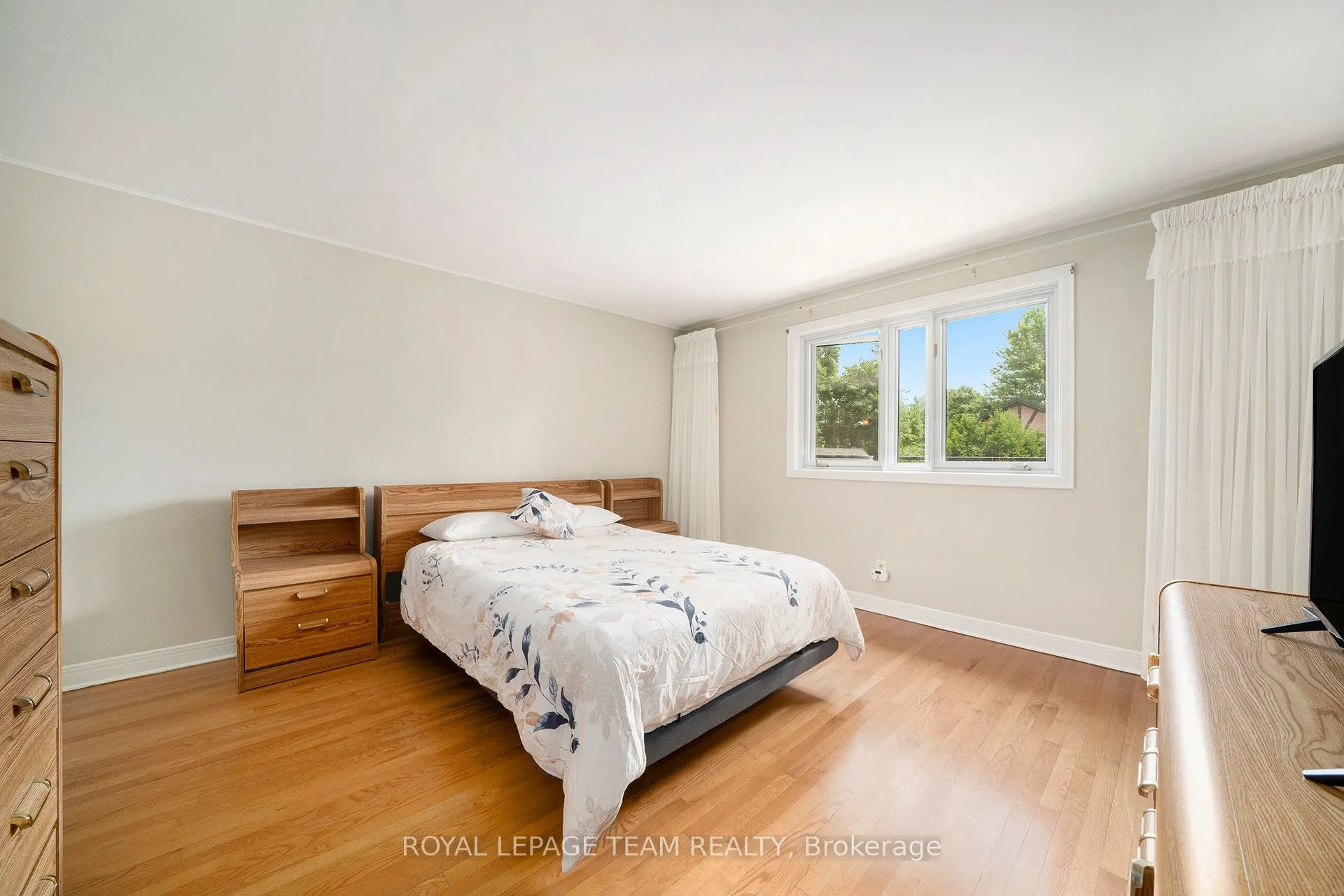 367 Ravenhill Avenue