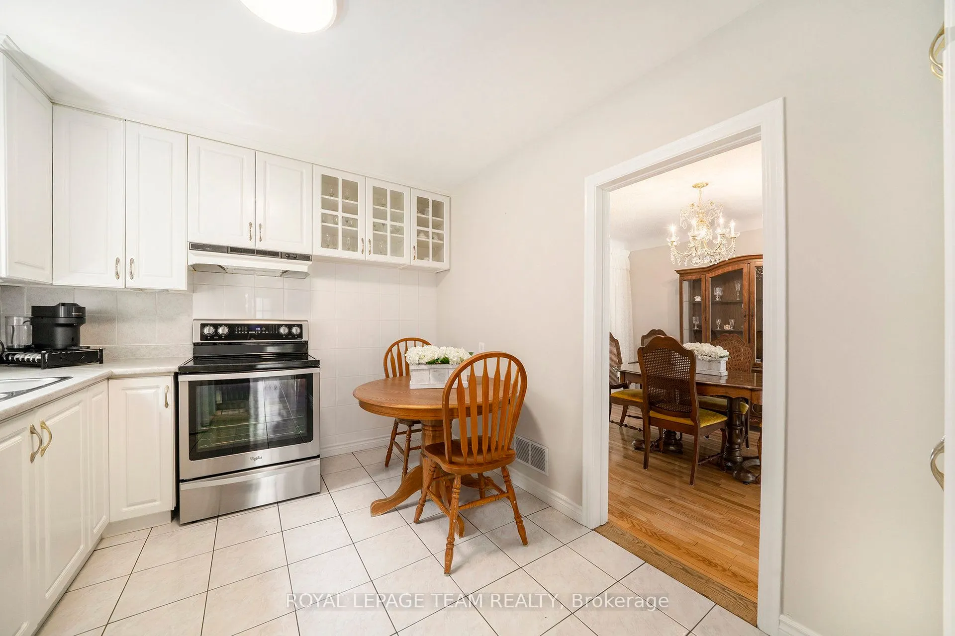 367 Ravenhill Avenue