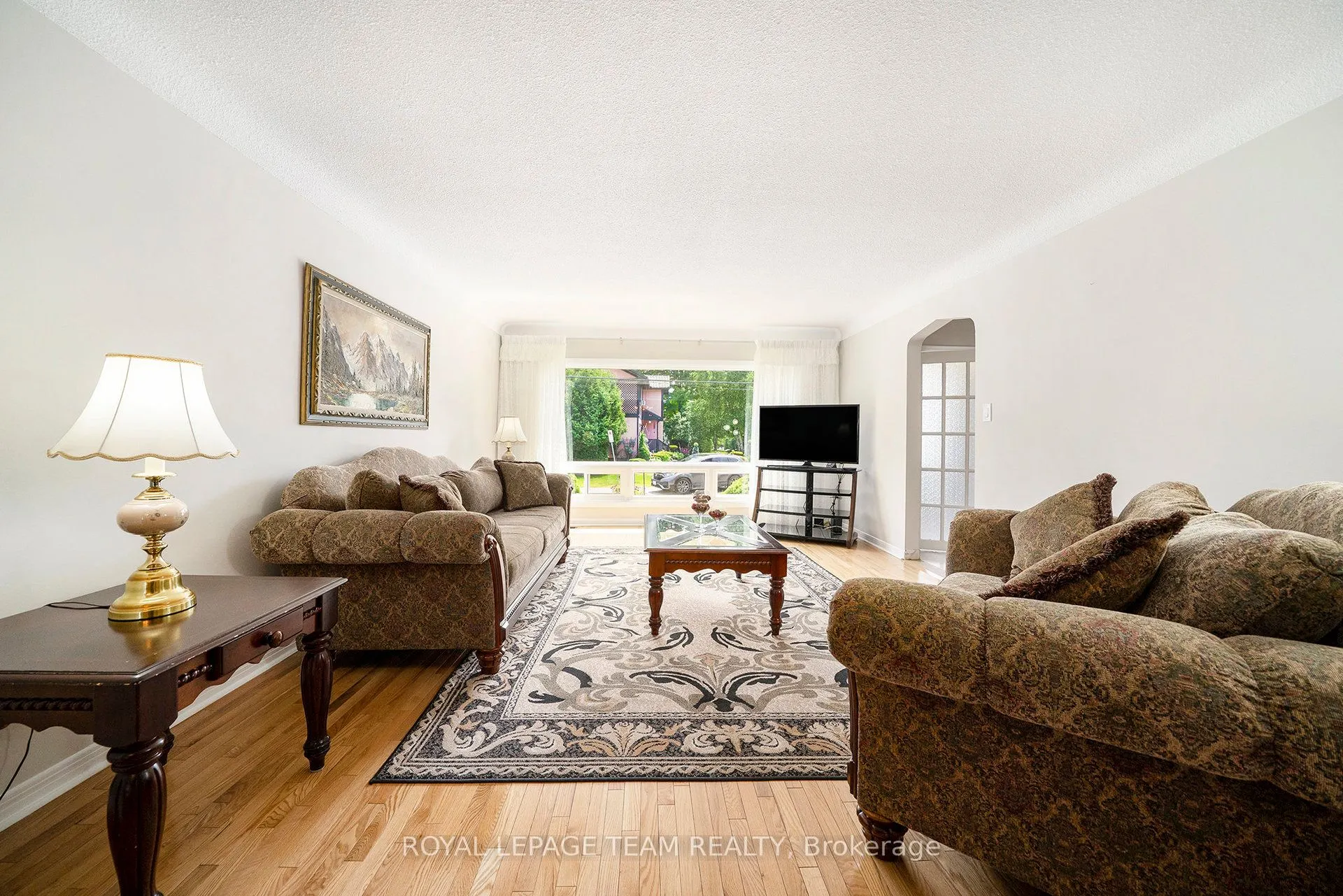 367 Ravenhill Avenue