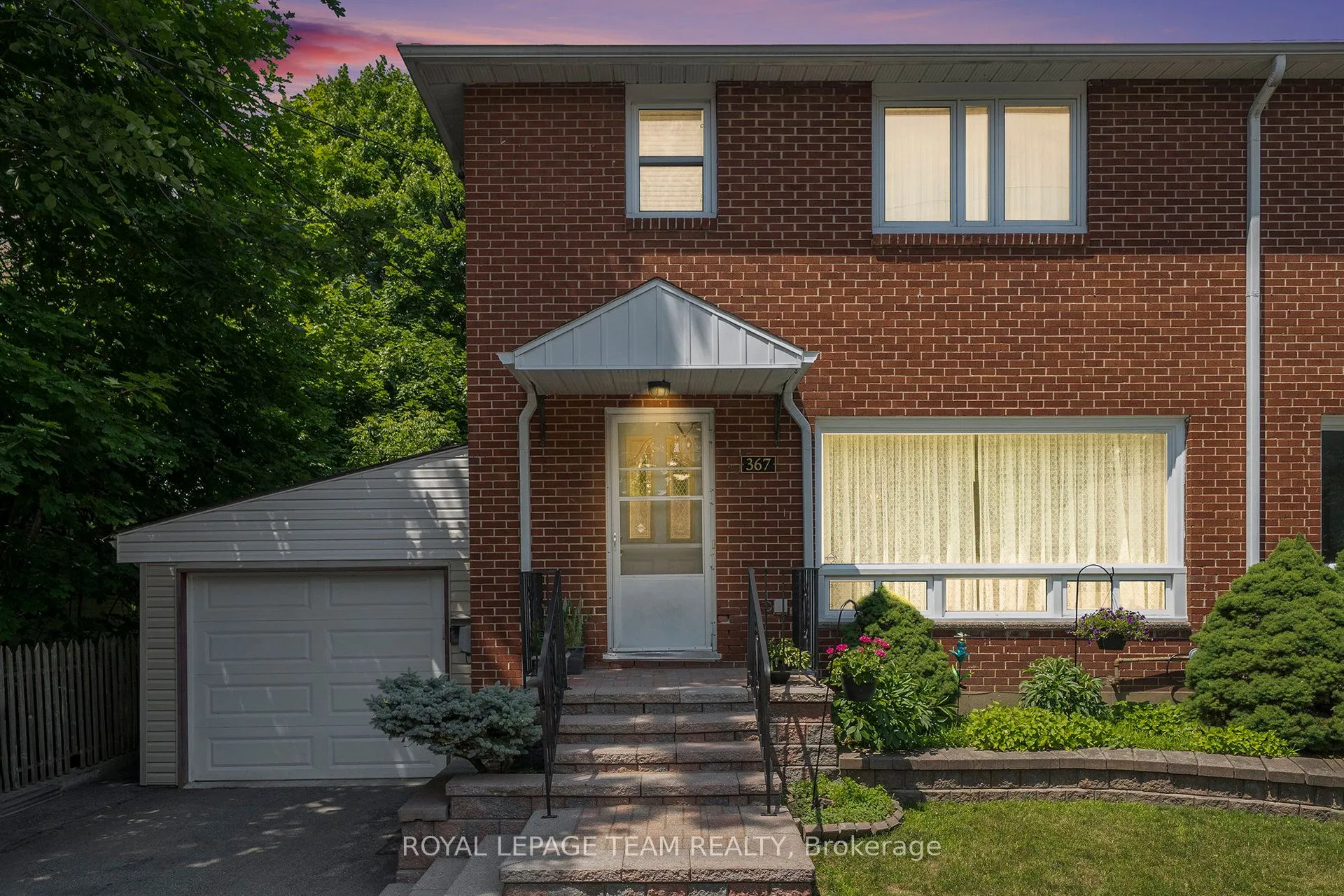 367 Ravenhill Avenue