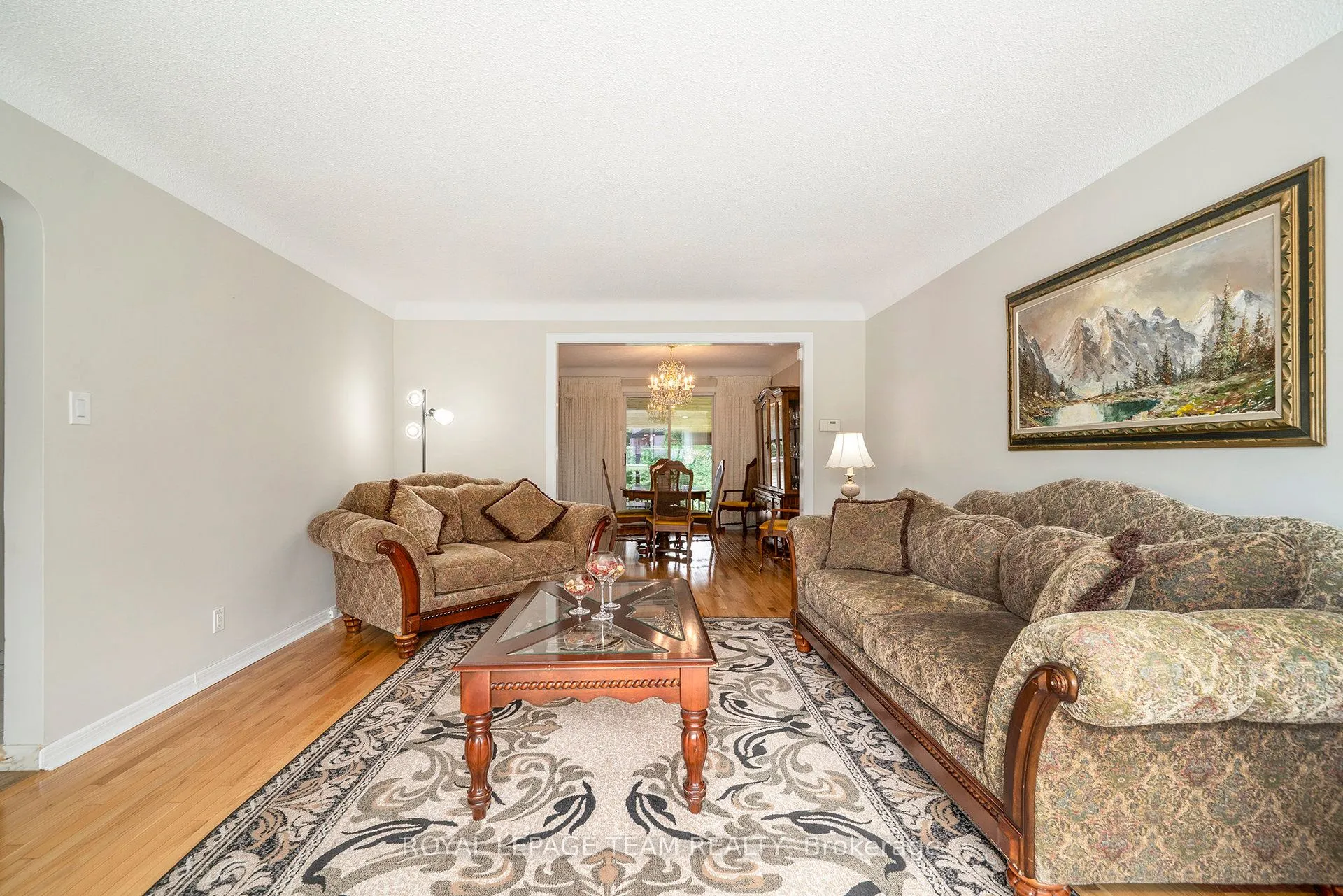 367 Ravenhill Avenue