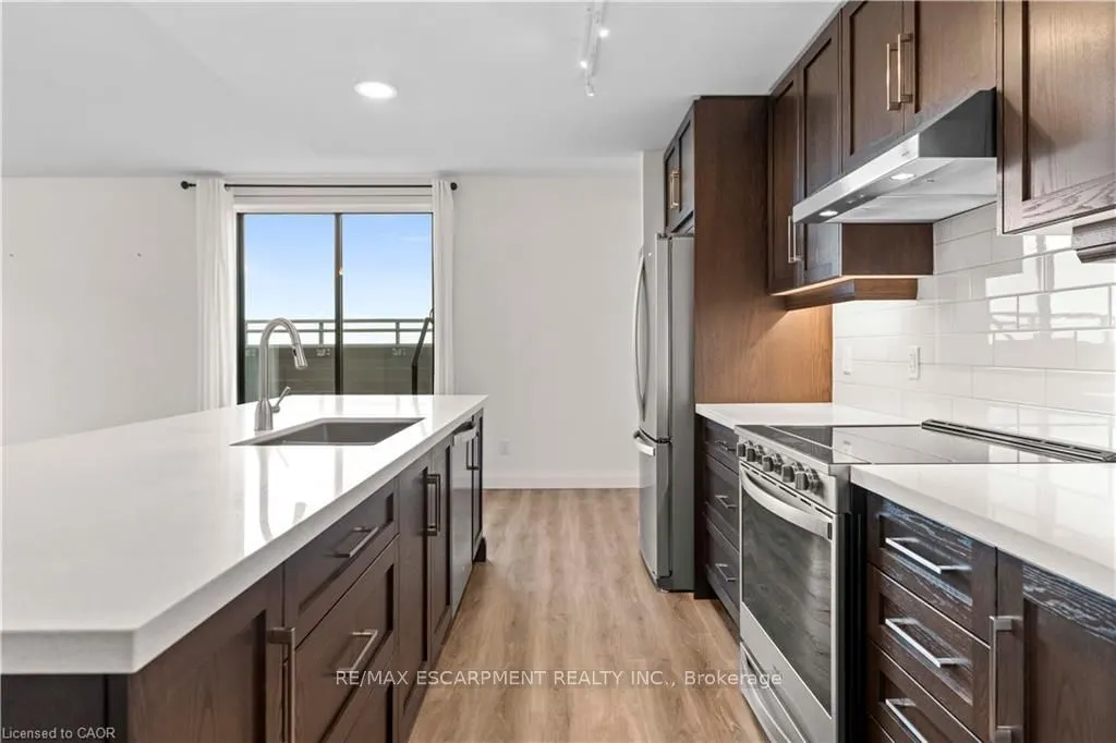 30 Hamilton Street S, #703