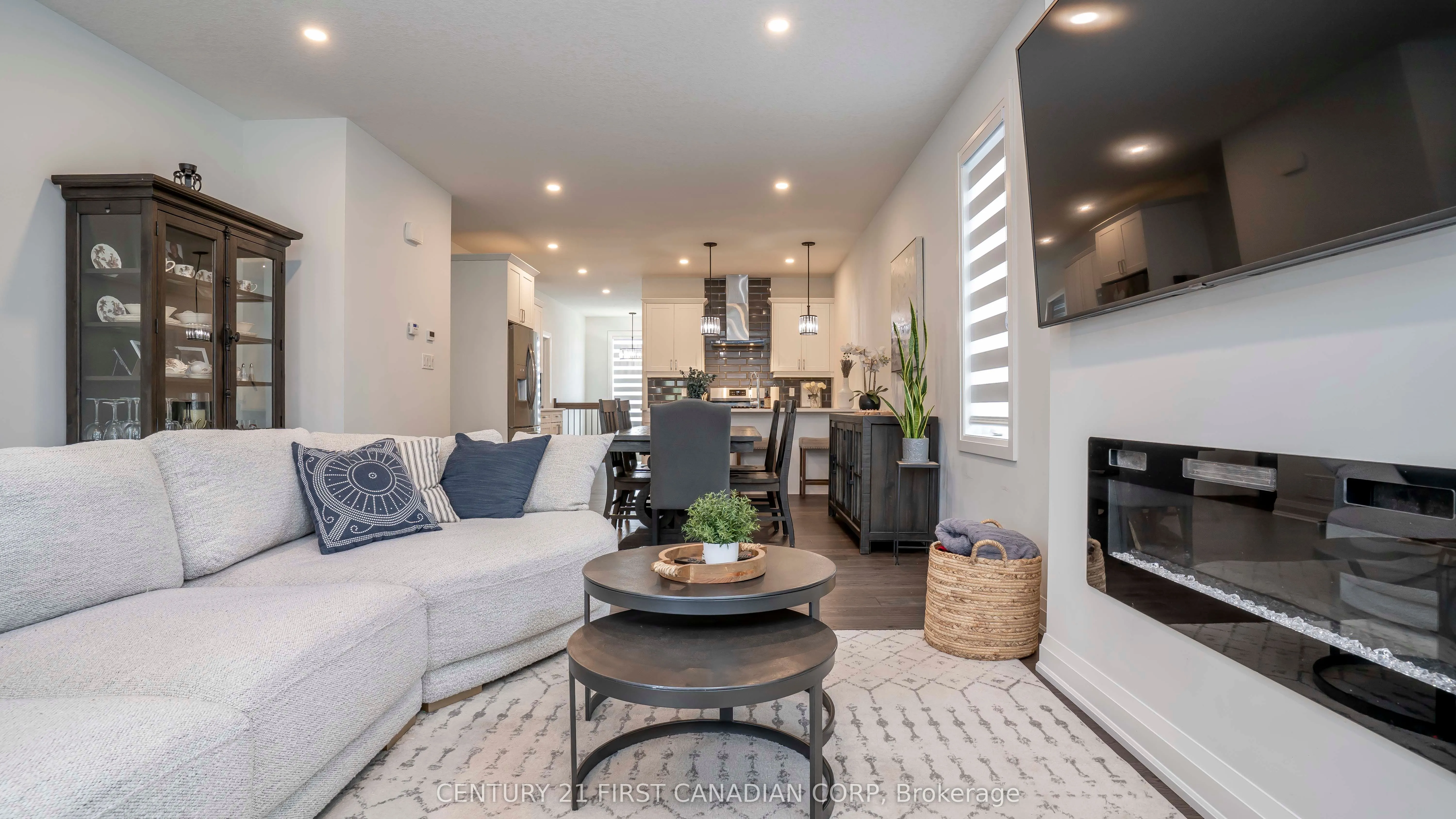383 Daventry Way, #25