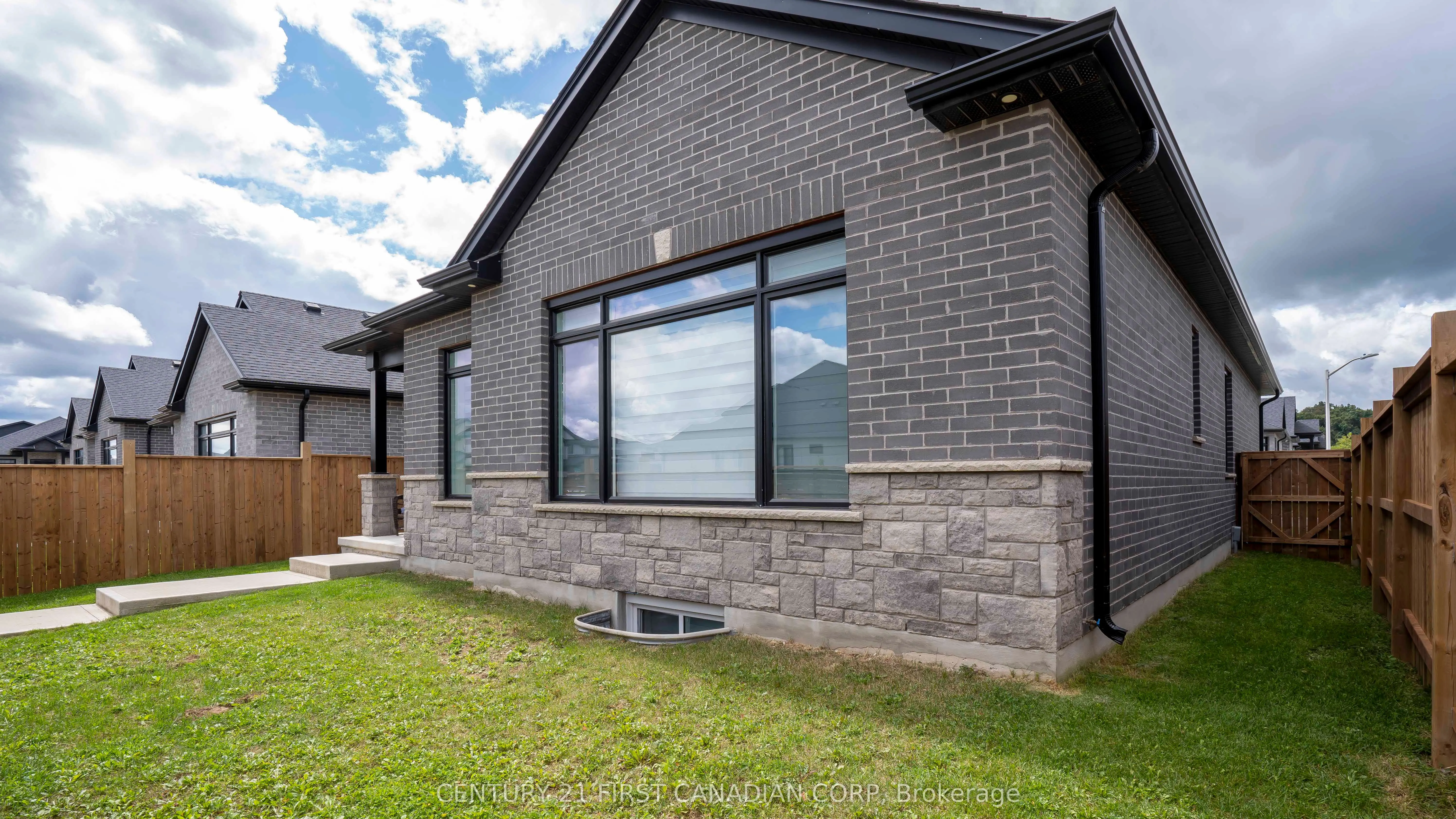383 Daventry Way, #25