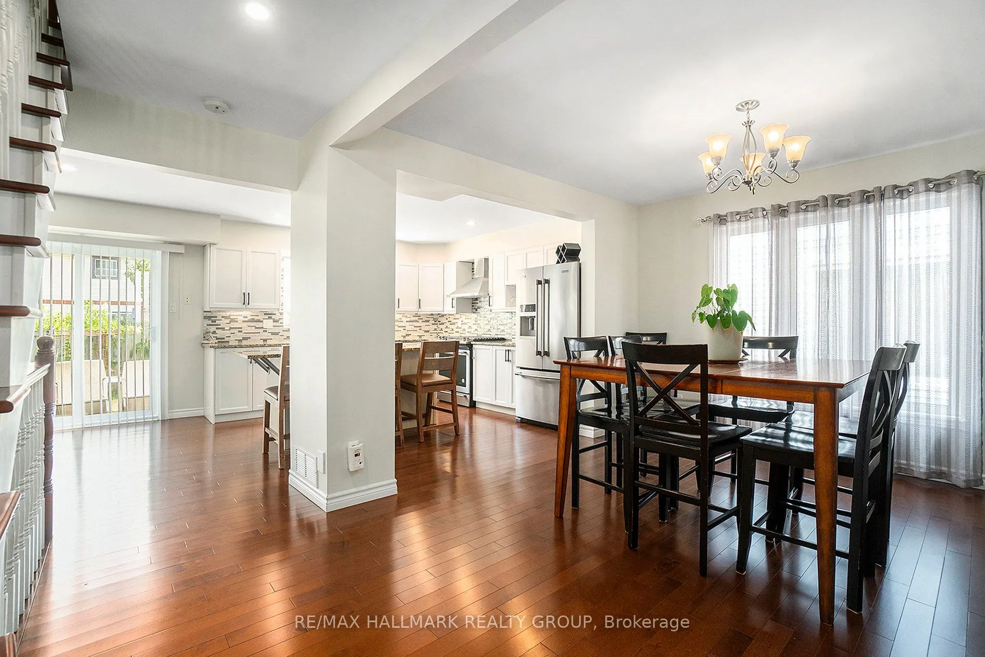 11 Ellisson Way