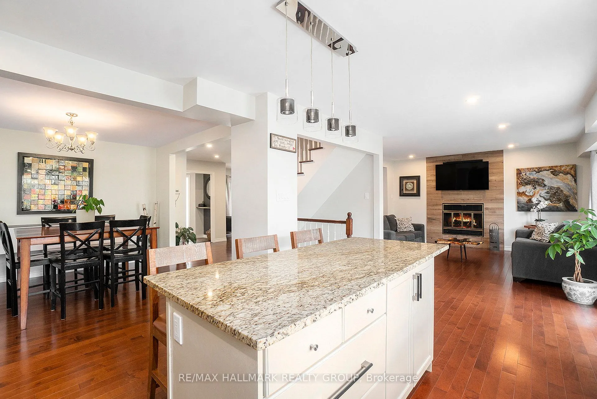 11 Ellisson Way