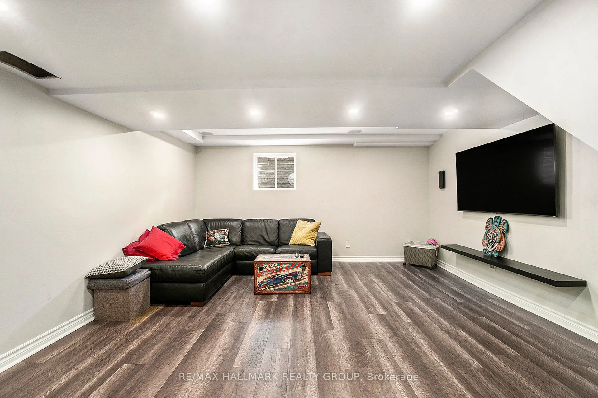 11 Ellisson Way