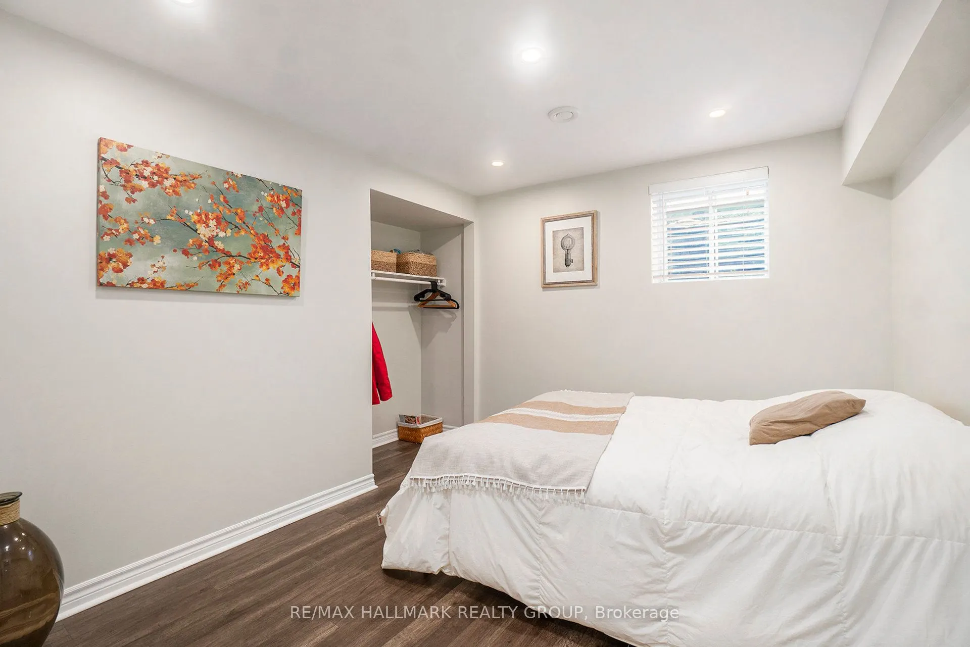 11 Ellisson Way