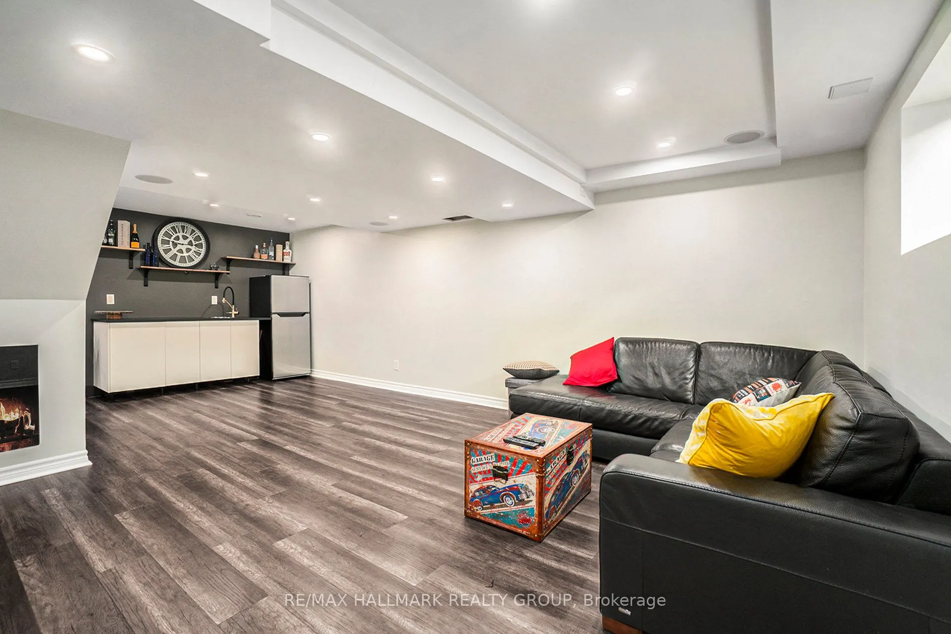 11 Ellisson Way