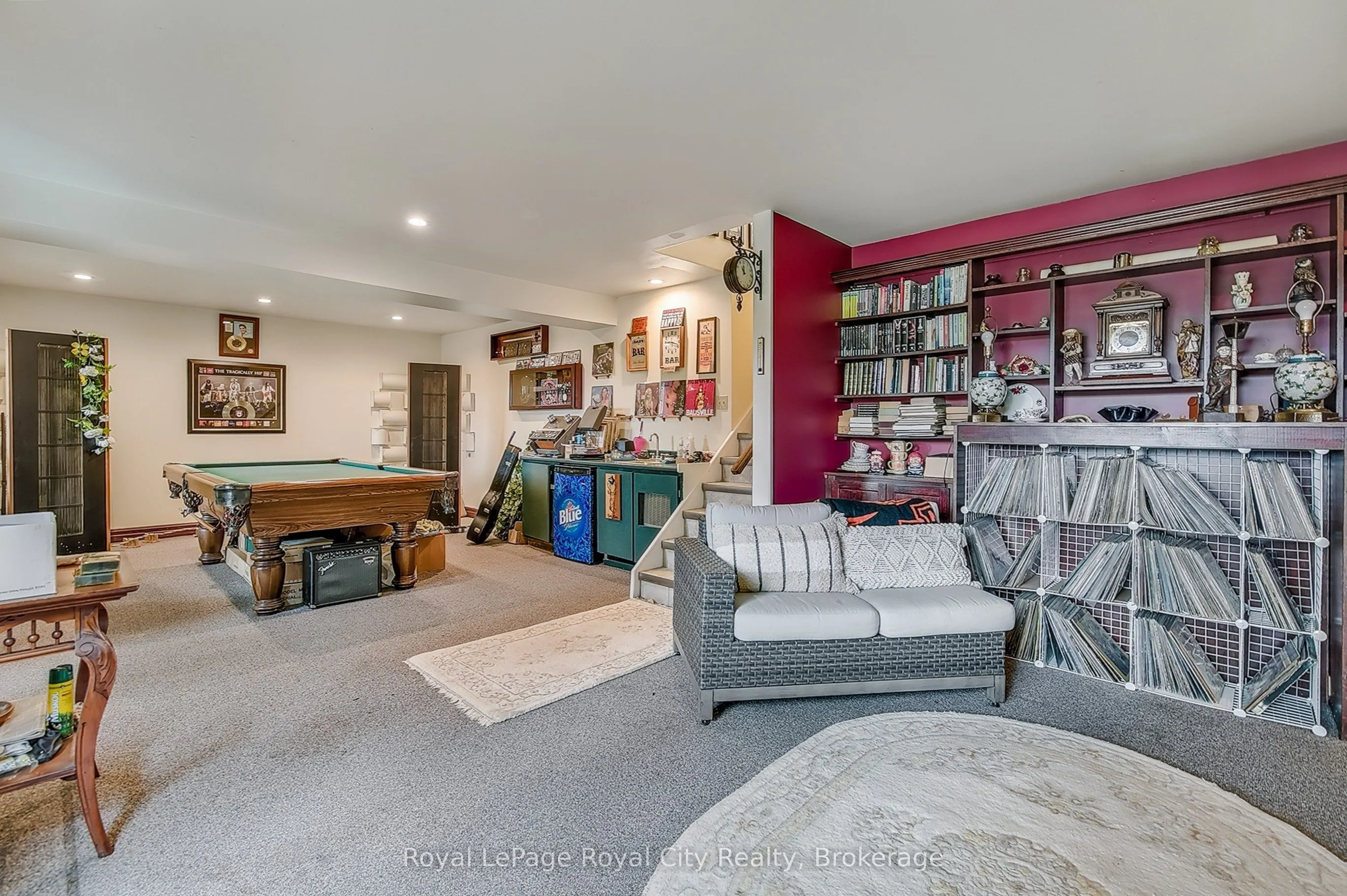 365 Wellington Street