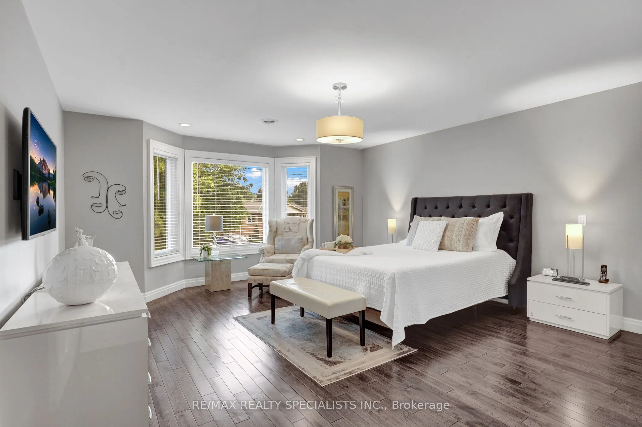 7103 BURBANK Crescent