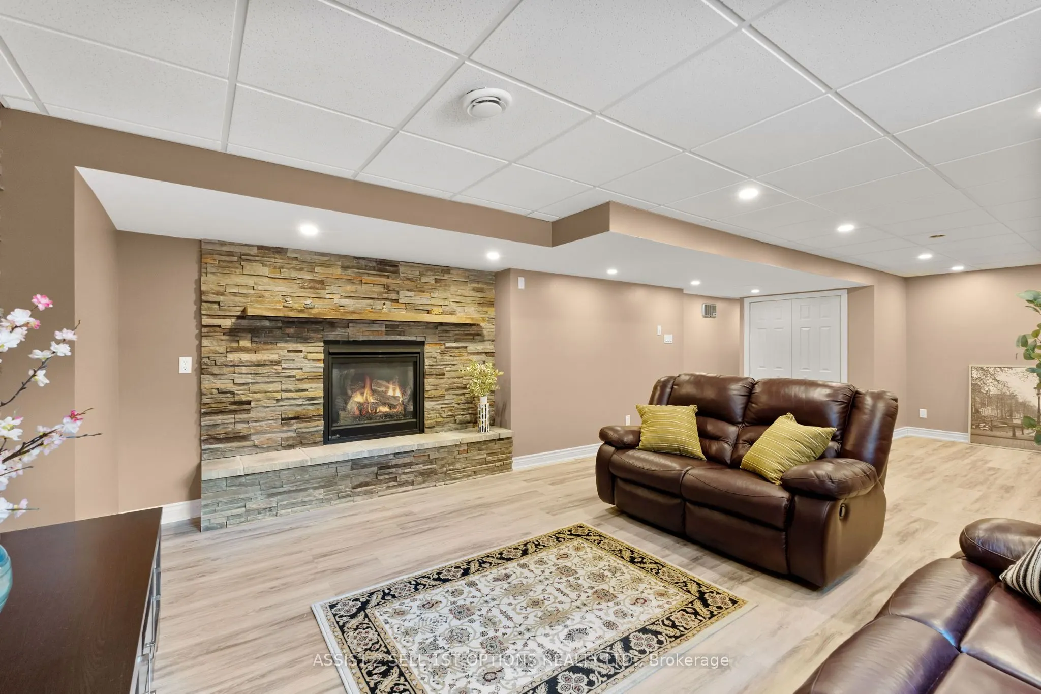 6370 Deer Valley Crescent