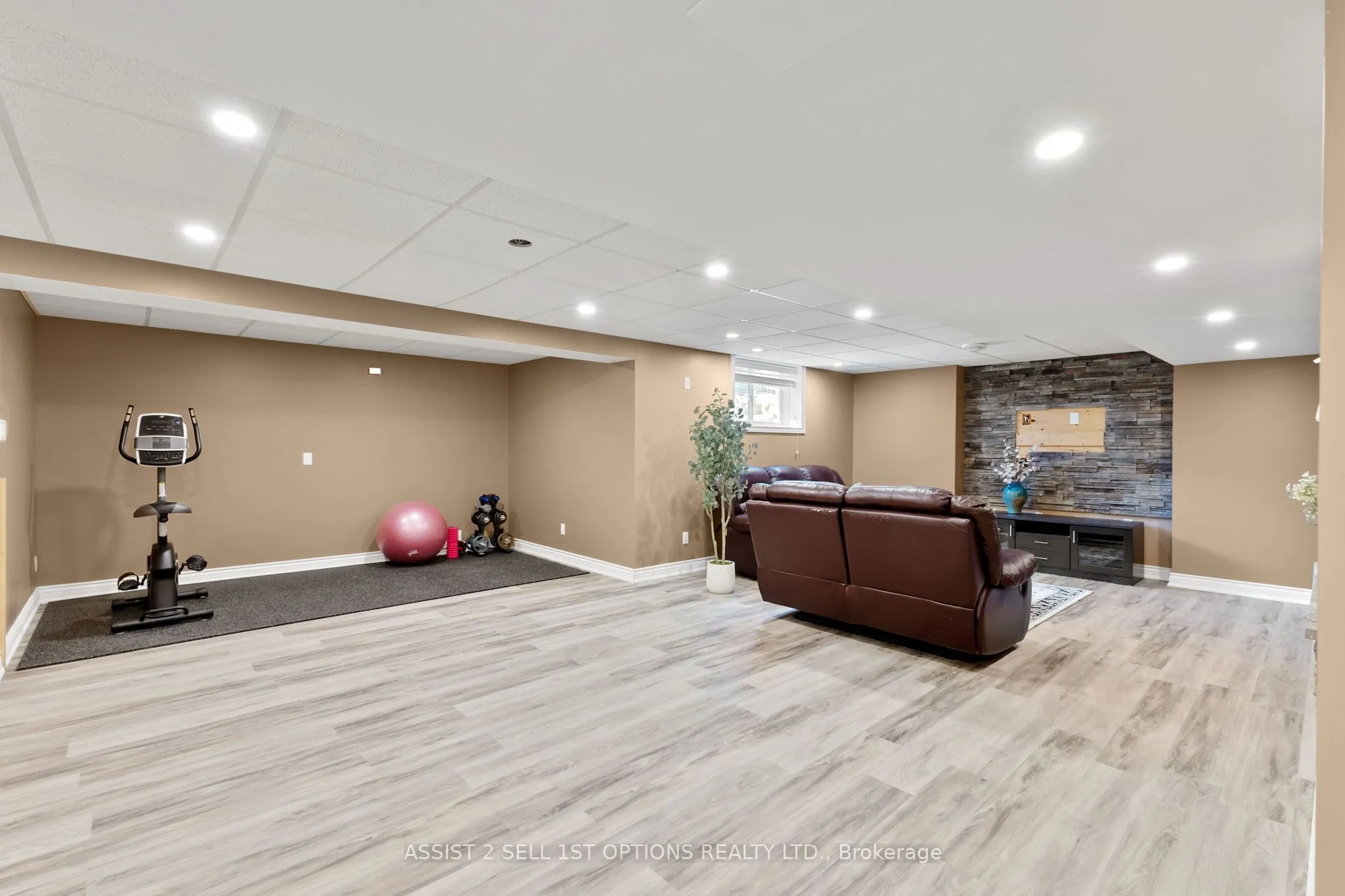 6370 Deer Valley Crescent