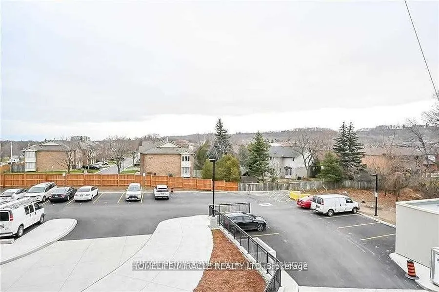 2750 King Street E, #213