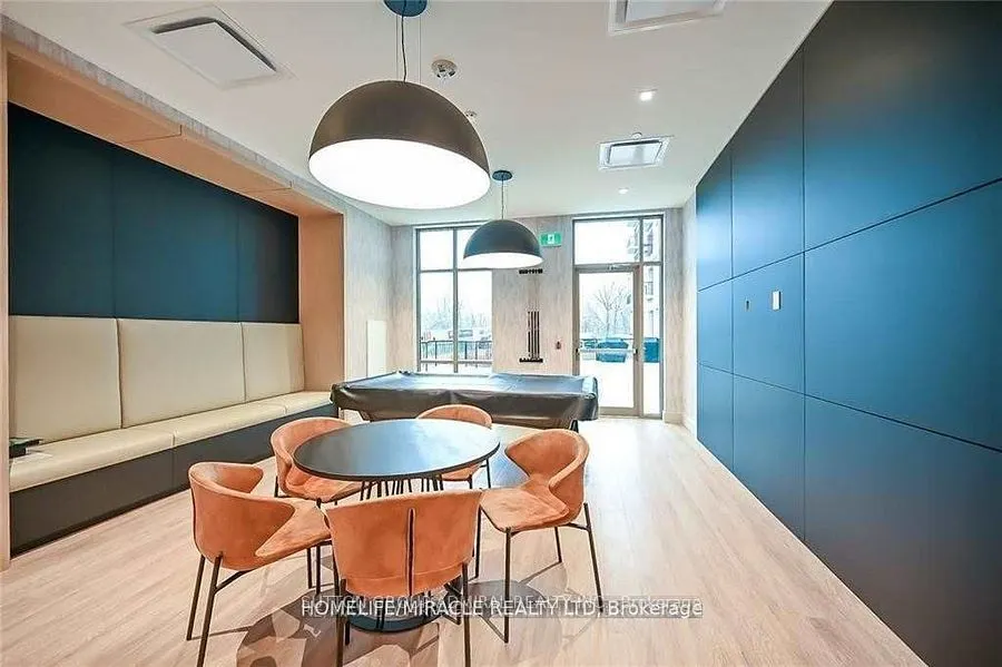 2750 King Street E, #213