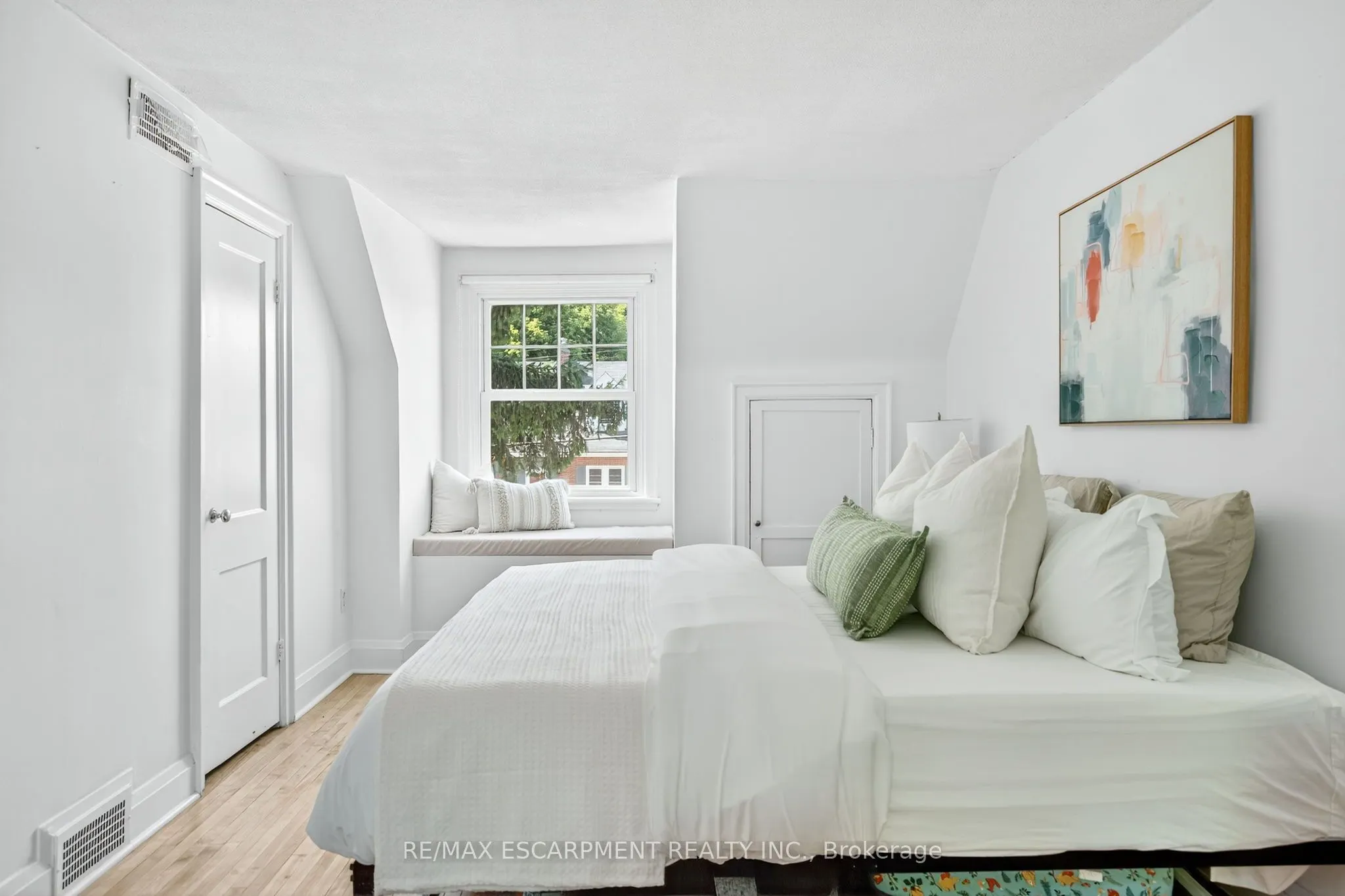 131 ROSEDALE Avenue