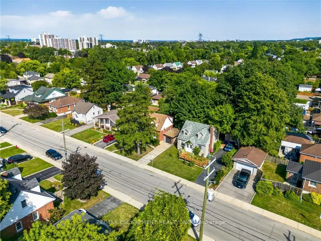 131 ROSEDALE Avenue