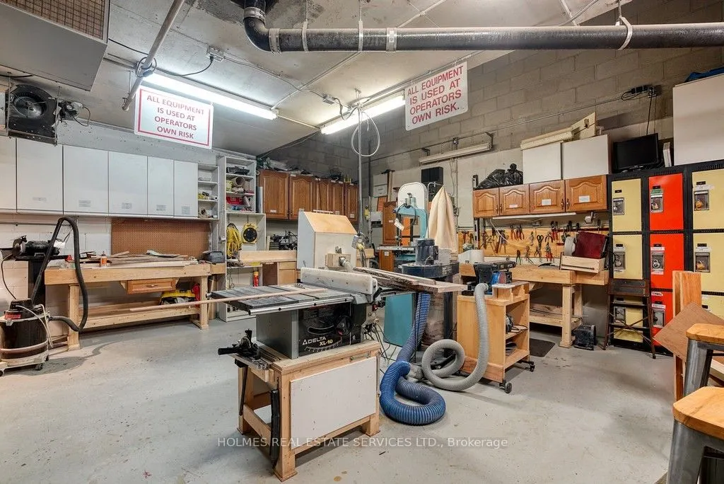 237 King Street W, #1004