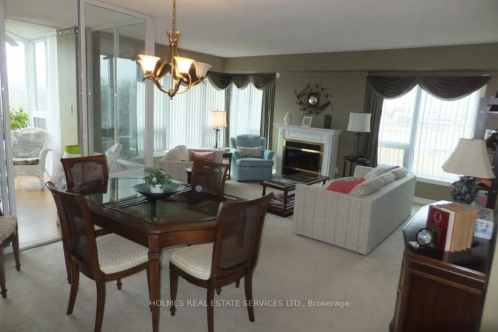 237 King Street W, #1004