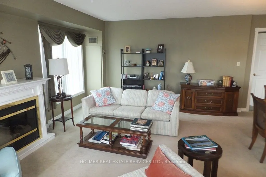 237 King Street W, #1004