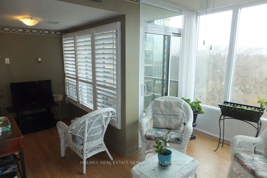 237 King Street W, #1004