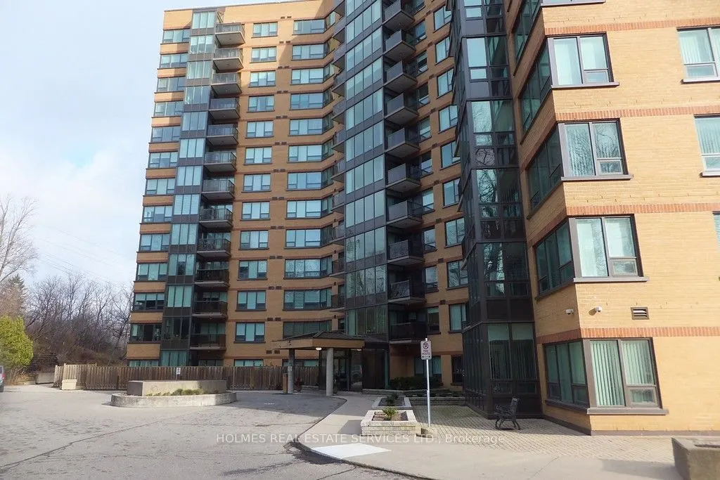 237 King Street W, #1004