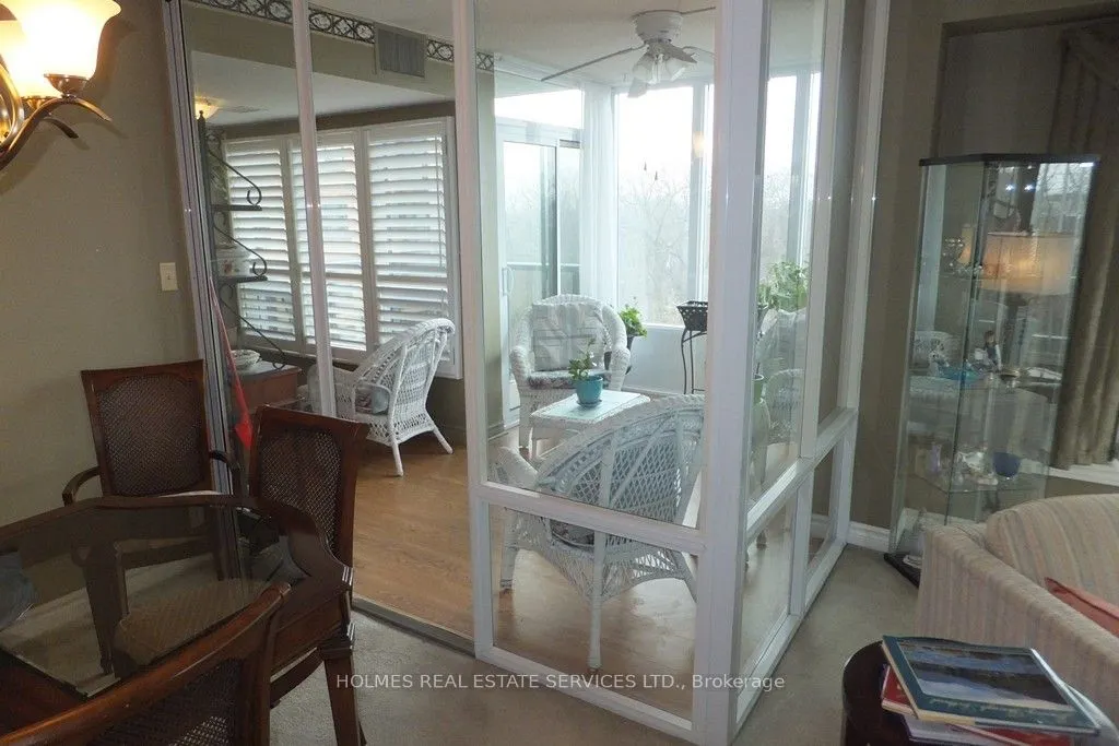 237 King Street W, #1004