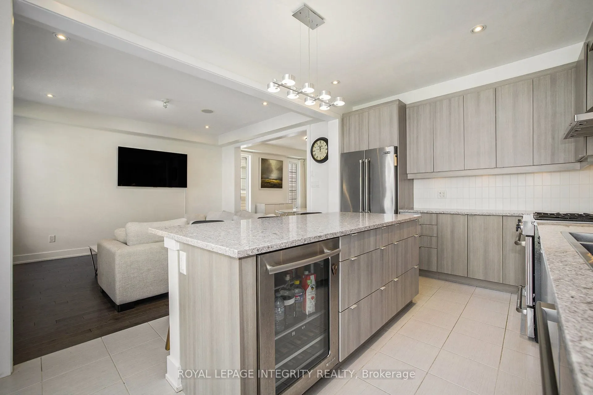285 Meadowbreeze Drive