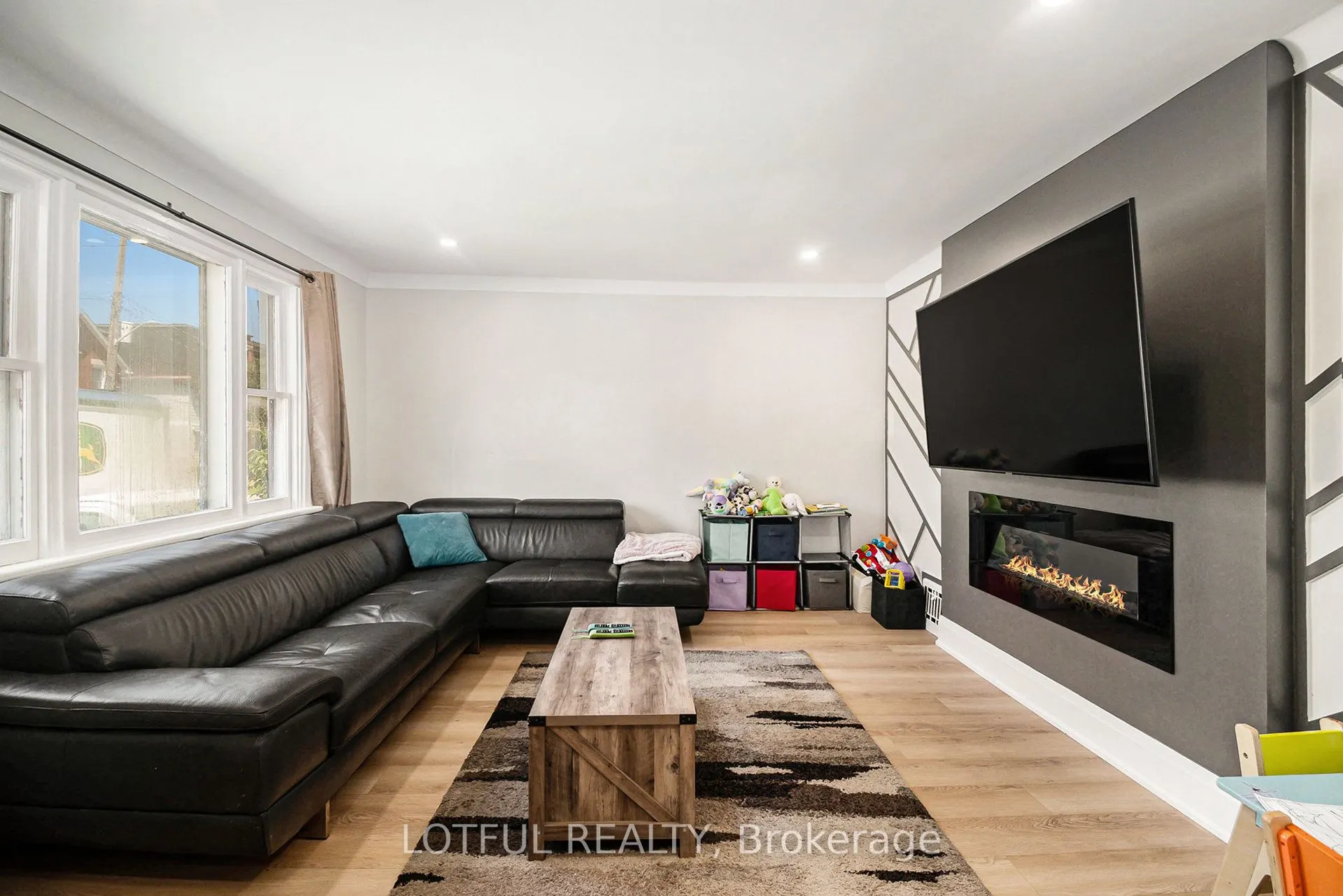 13 Pinehurst Avenue