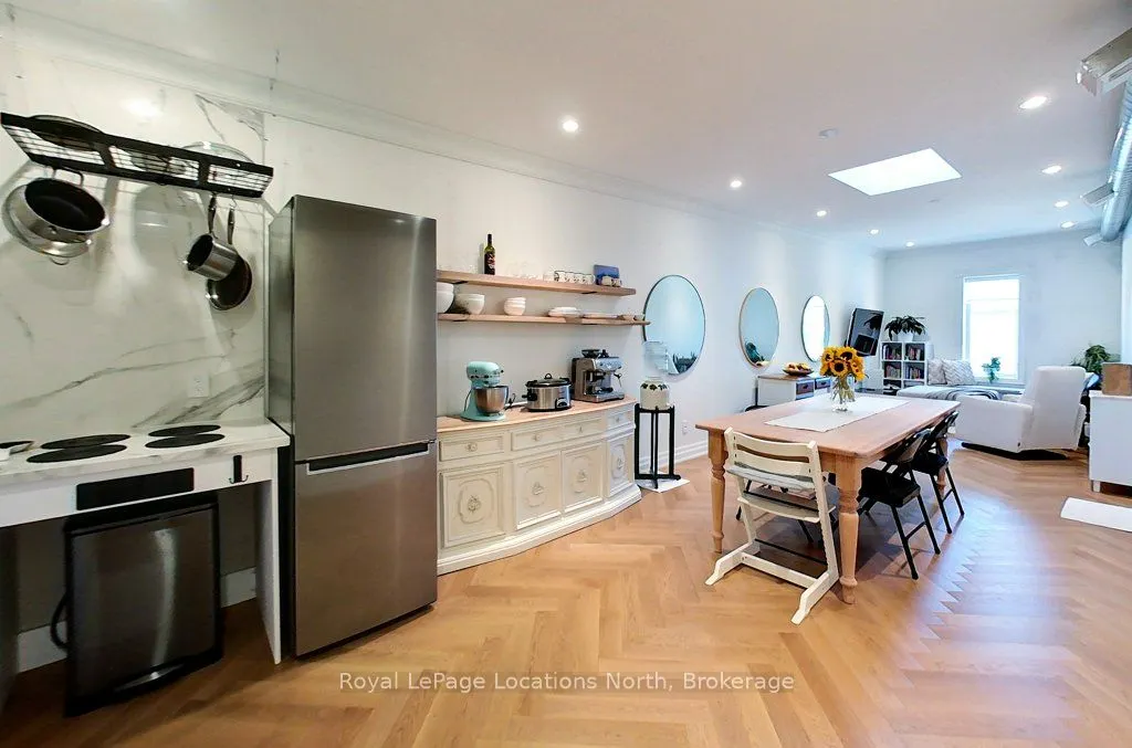 8 Sykes Street N