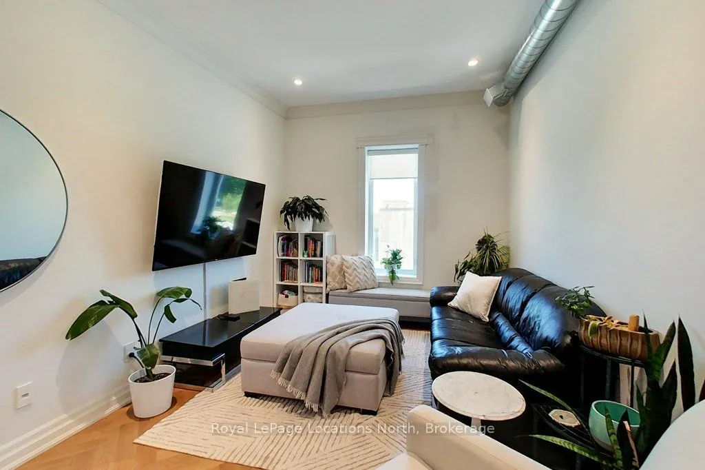 8 Sykes Street N