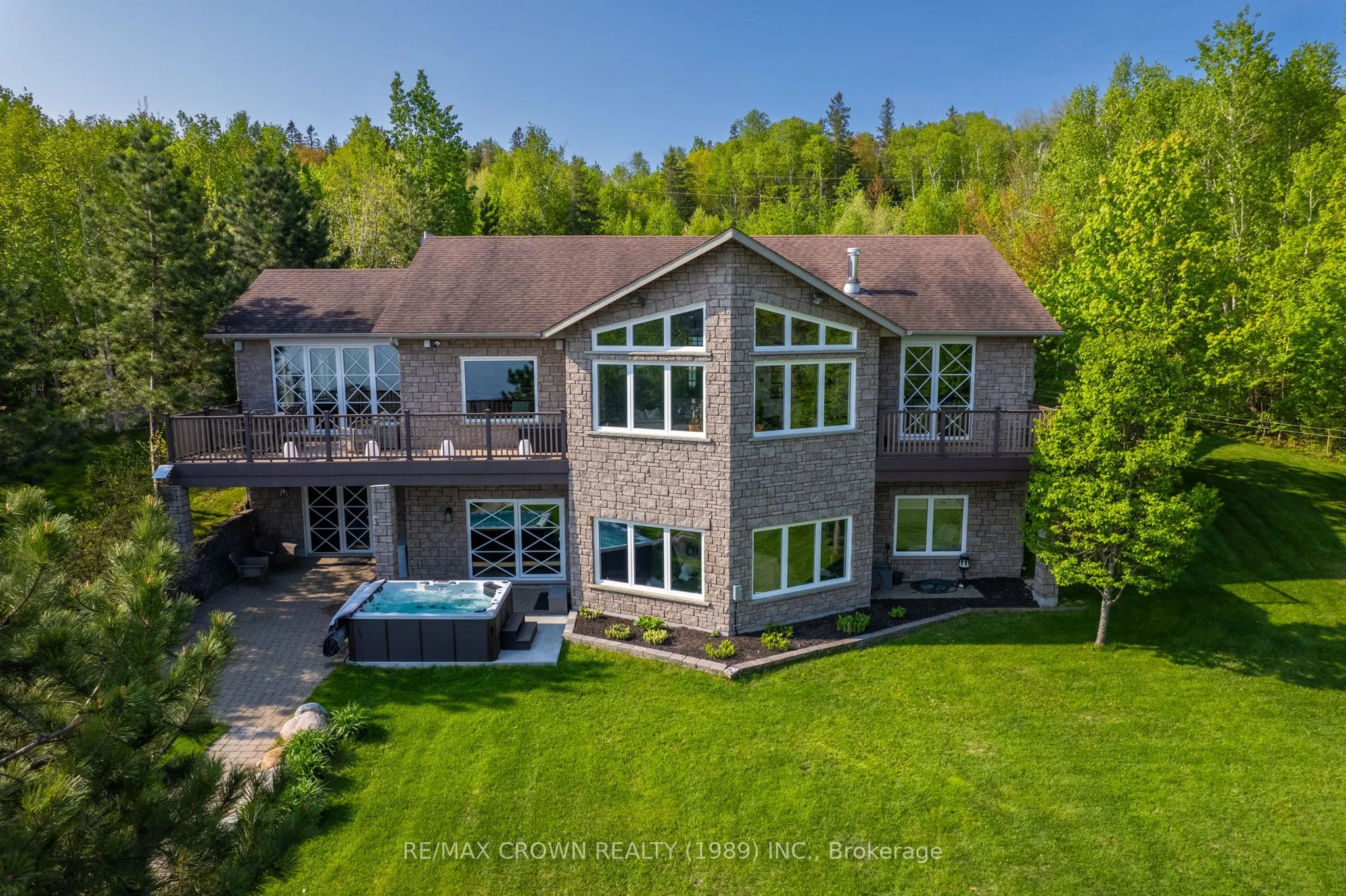 20 Breezehill Road