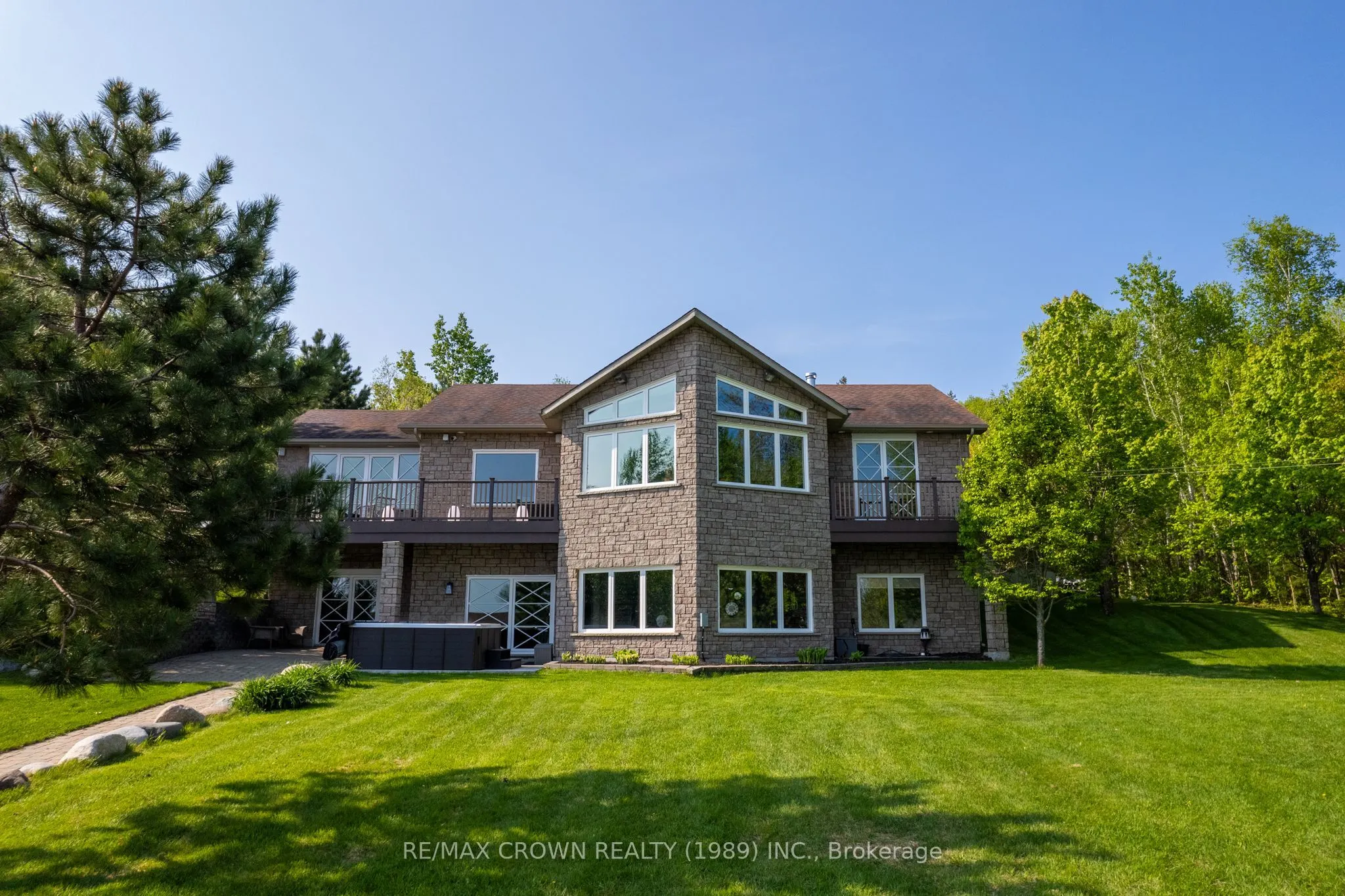 20 Breezehill Road